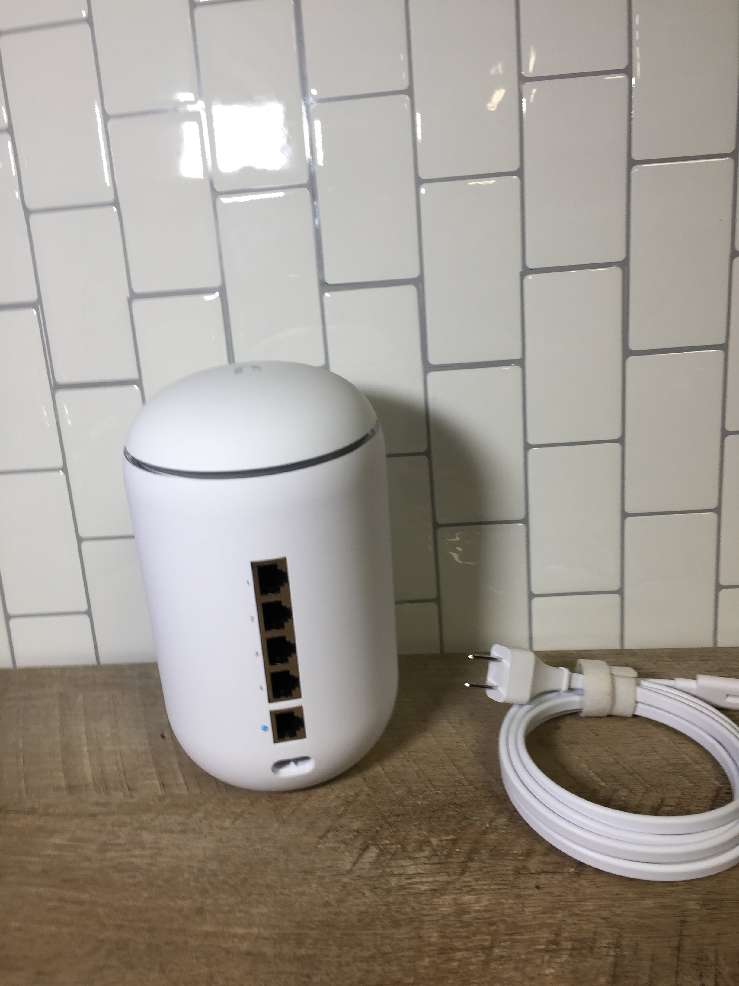 Ubiquiti UniFi Dream Machine UDM-US | 5 Ports | White (6950896435383)
