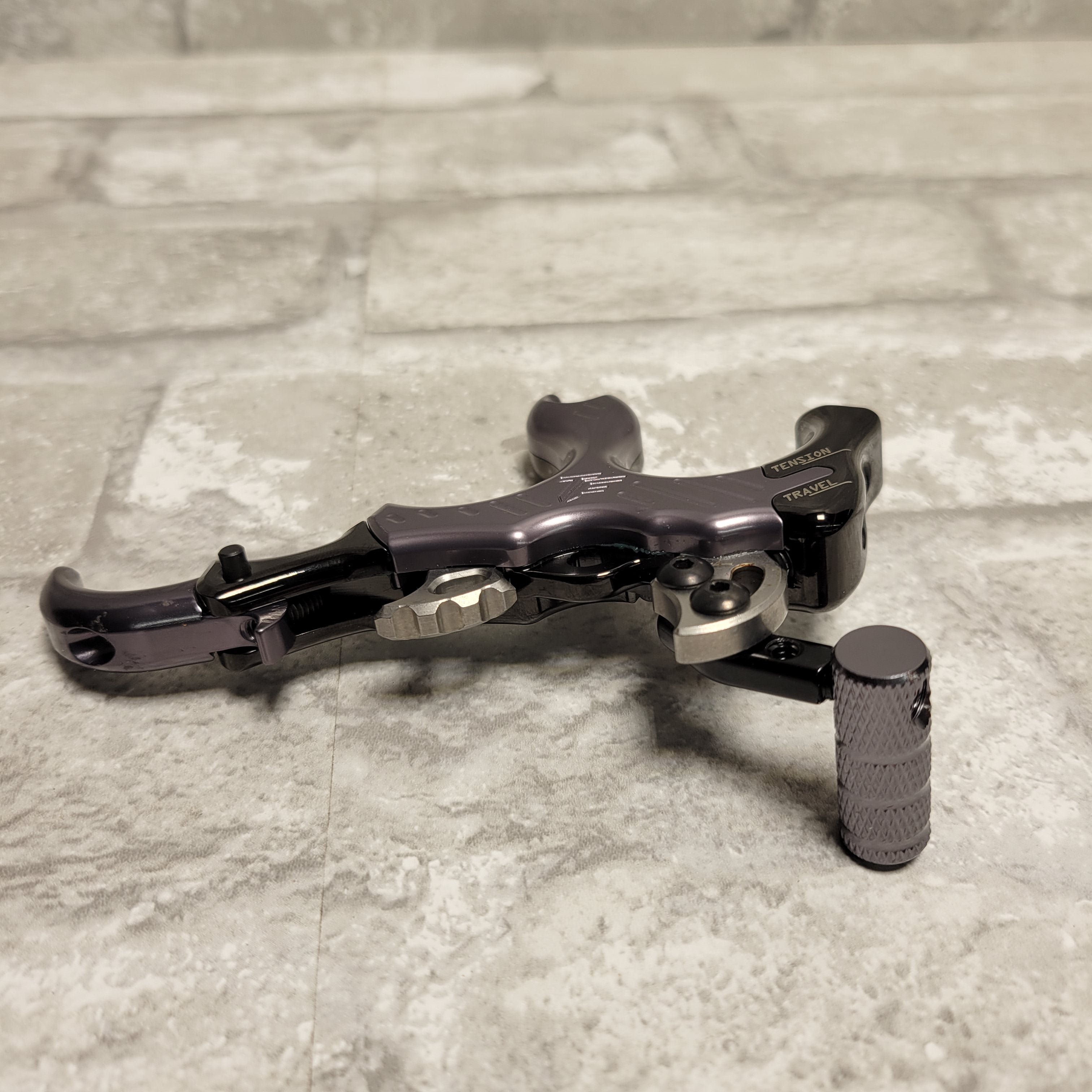 Trufire Synapse  Hammer Throw Release 3 Finger Silver/Black (8008324579566)