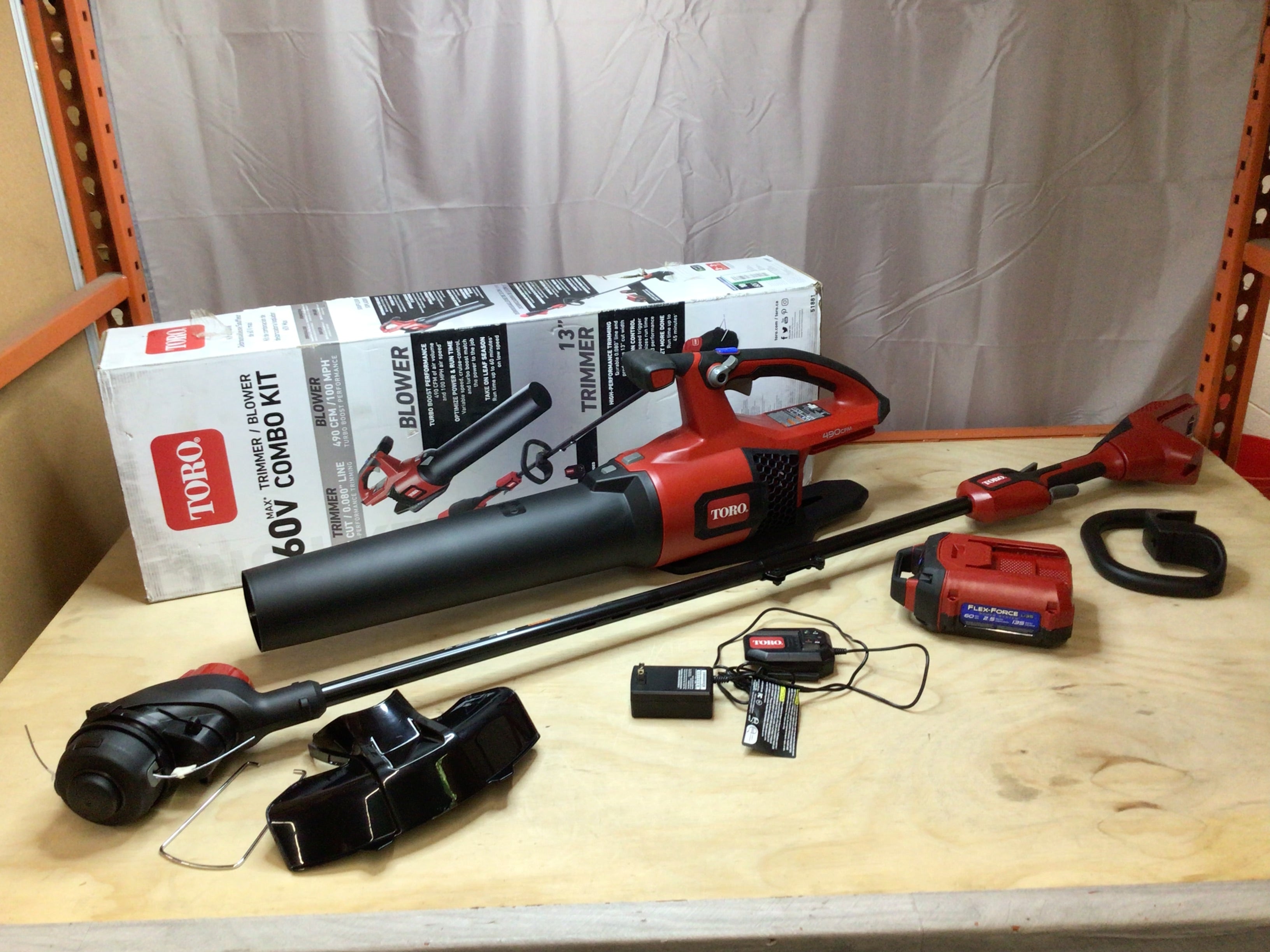 Toro 51881 60V MAX Electric Battery Trimmer and Leaf Blower Combo Kit *USED* (8111909372142)