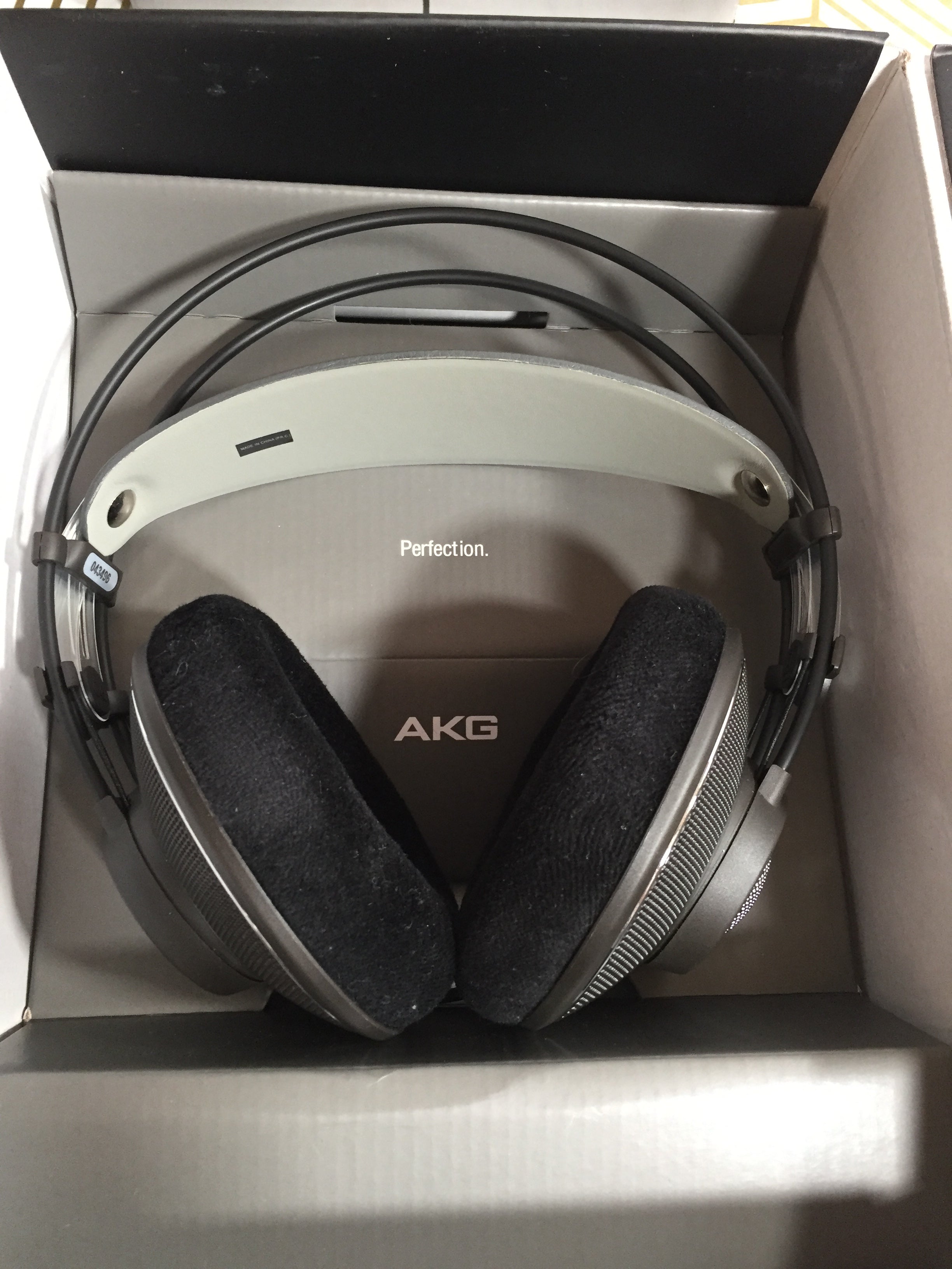 AKG Pro Audio K612 PRO Over-Ear, Open-Back, Premium Reference Studio Headphones (8056084824302)