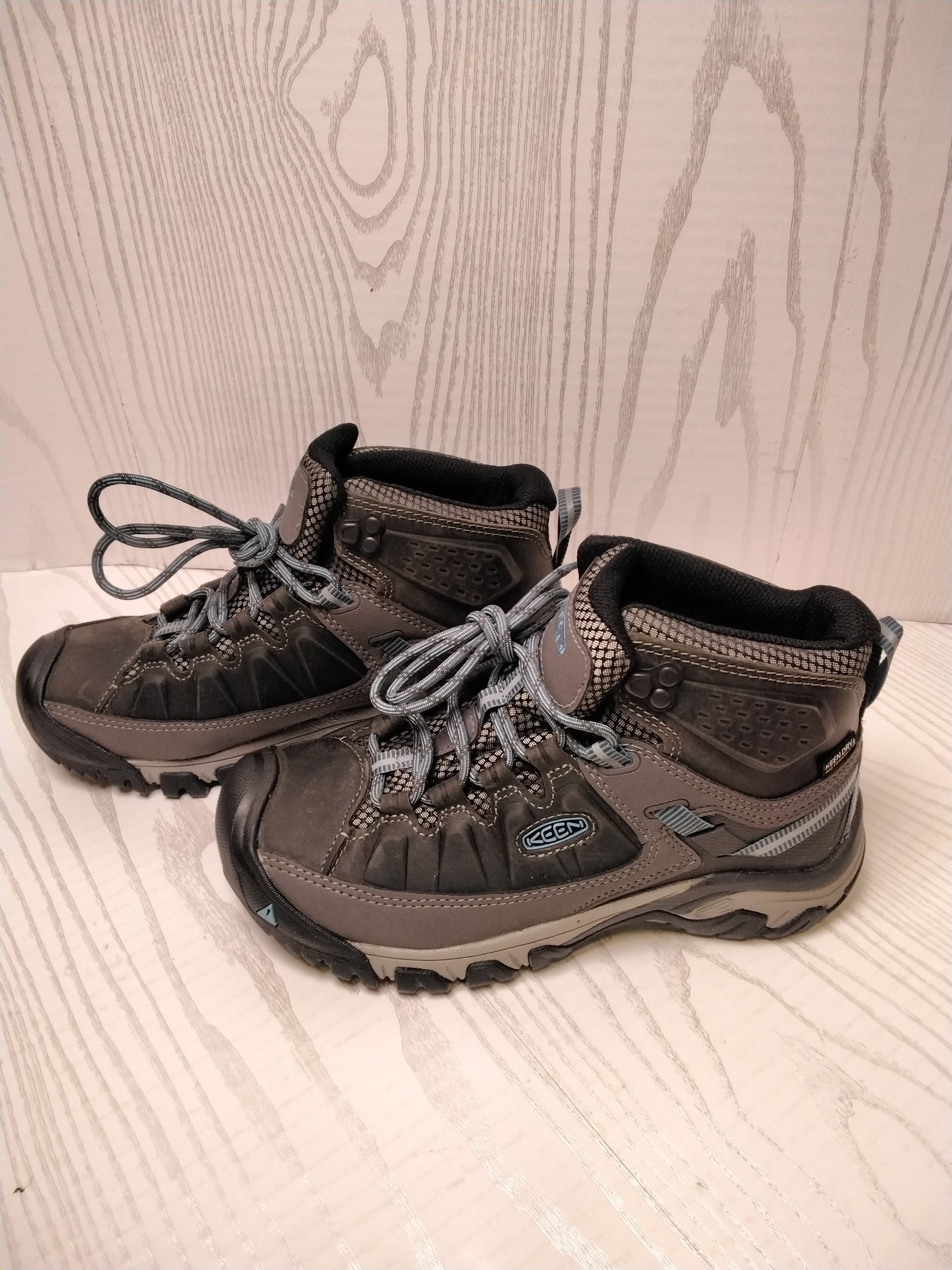KEEN Women's Targhee 3 Mid Waterproof Hiking Boot, Size 6.5 (7774364172526)