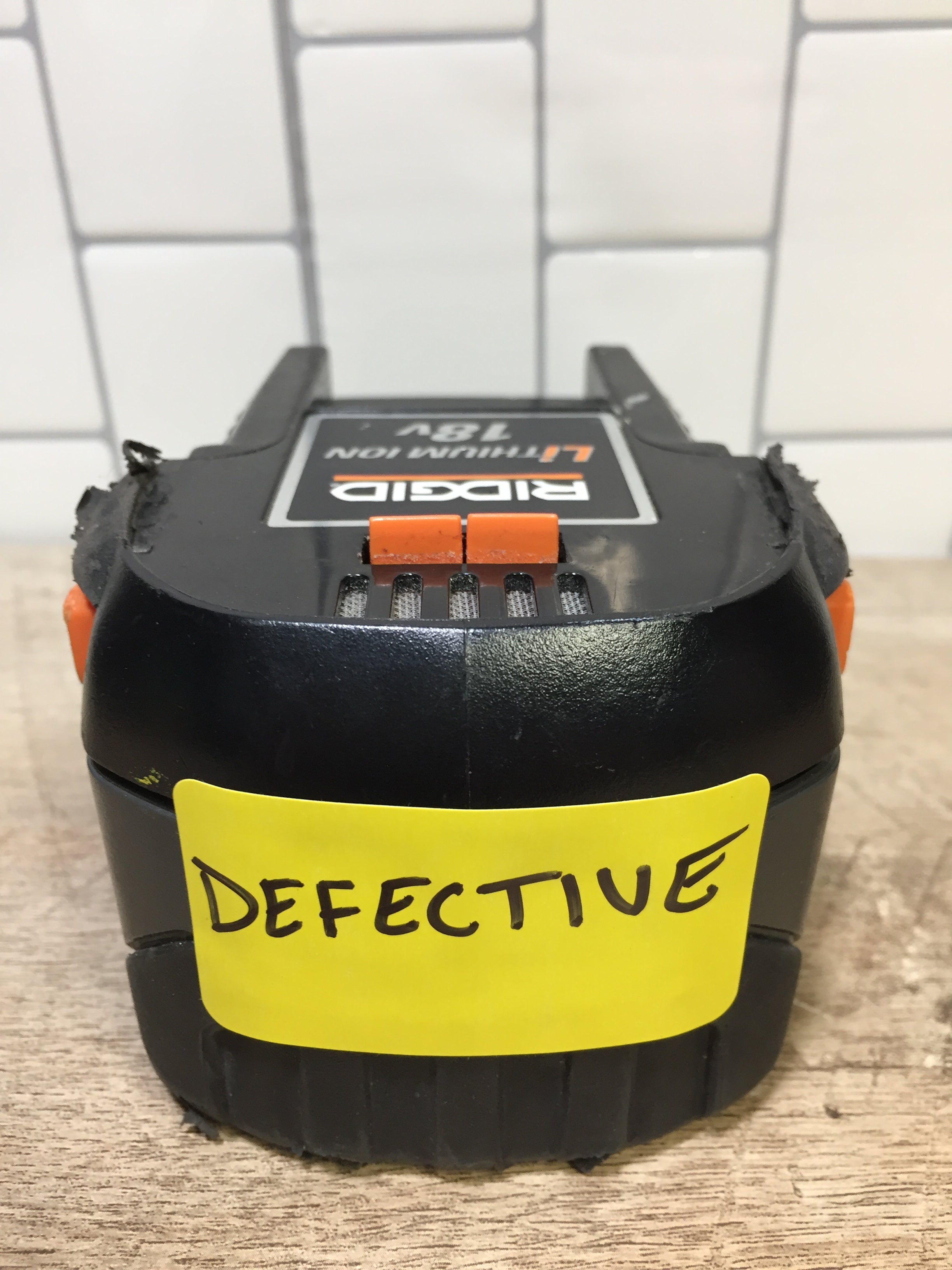**PARTS ONLY** Genuine Ridgid R84008 18V Lithium Battery **DEFECTIVE** (7198043209966)