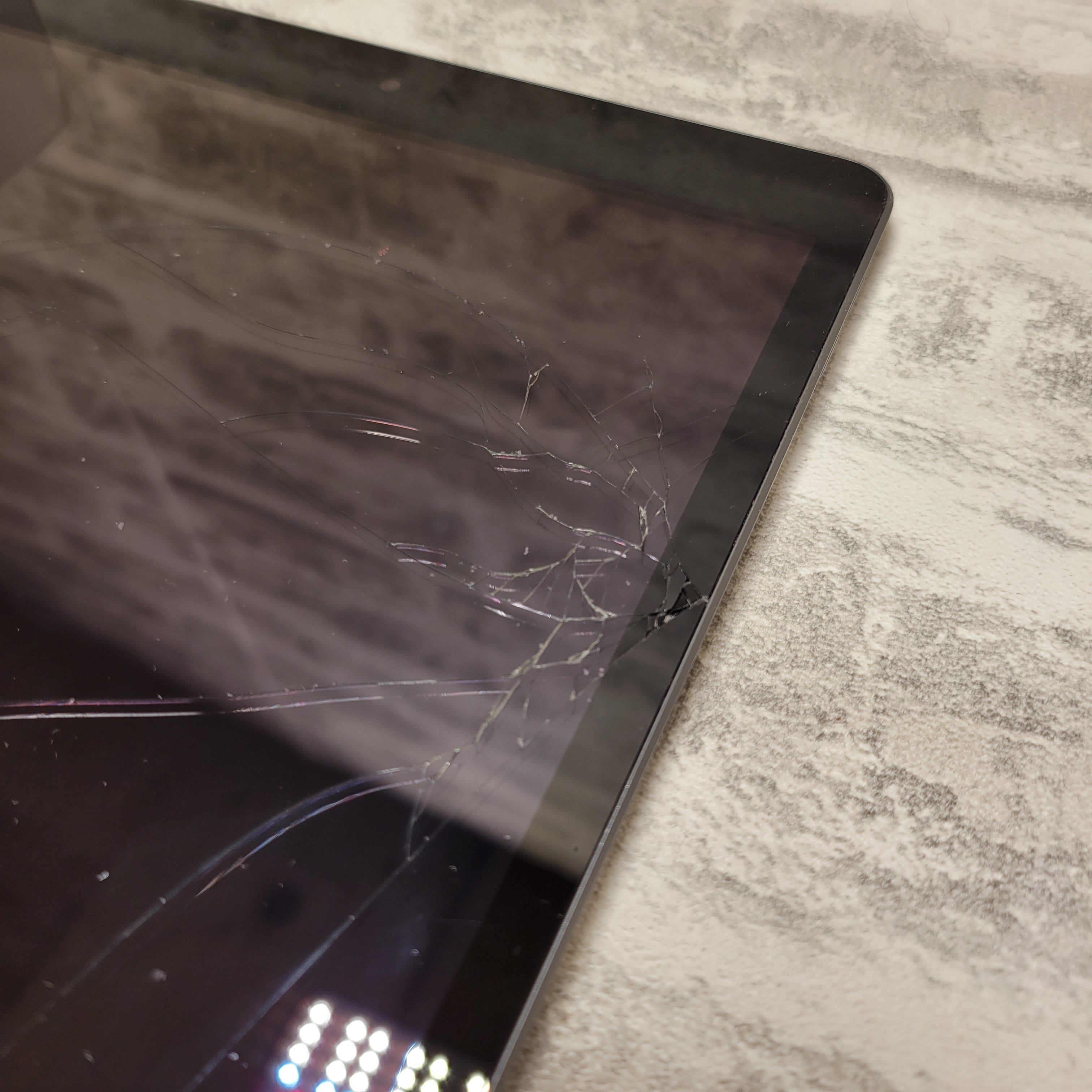 *FOR PARTS/NOT WORKING* 2021 Apple 10.2-inch iPad (Wi-Fi, 64GB) - Space Gray (7688123023598)