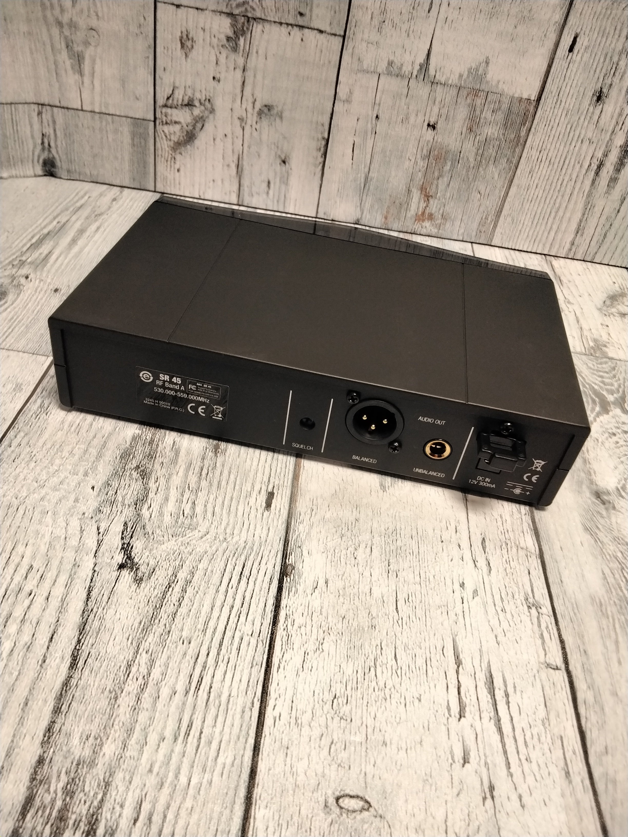 AKG Pro Audio Perception Wireless Microphone System, Sports Set *TESTED* (7876357947630)