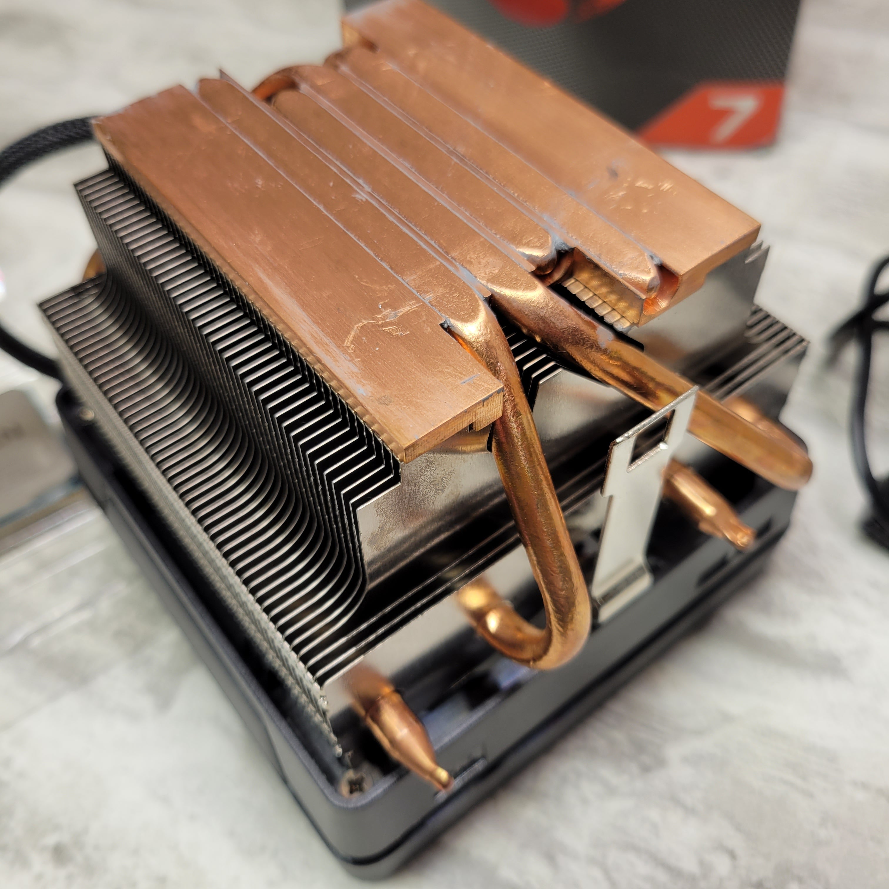 AMD Ryzen 7 3700X 8-Core, 16-Thread Unlocked Processor /Wraith Prism LED Cooler (7598889631982)