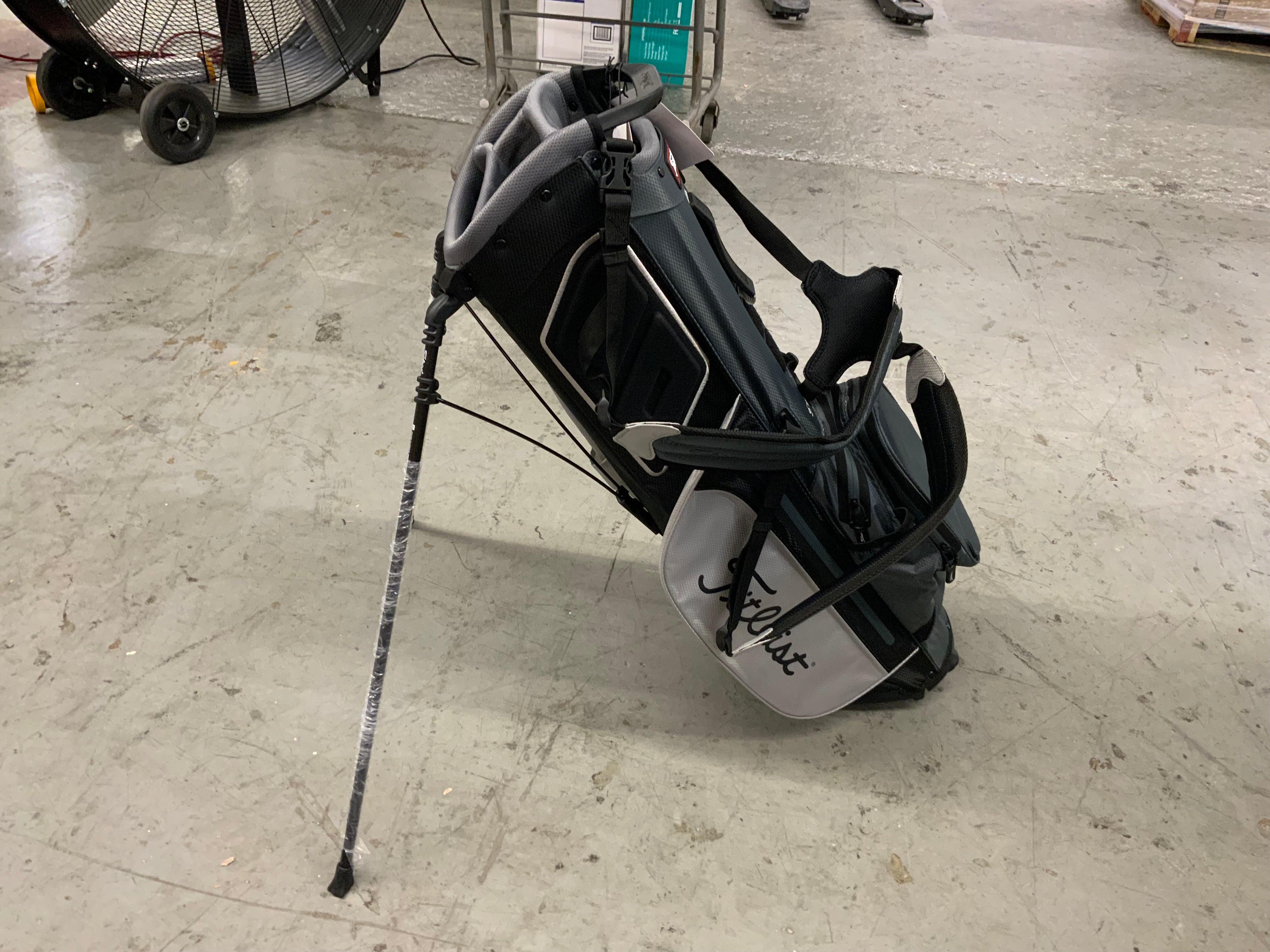 Titleist Players 4 Plus StaDry Golf Bag (Gray/Charcoal/Black) (8108611469550)