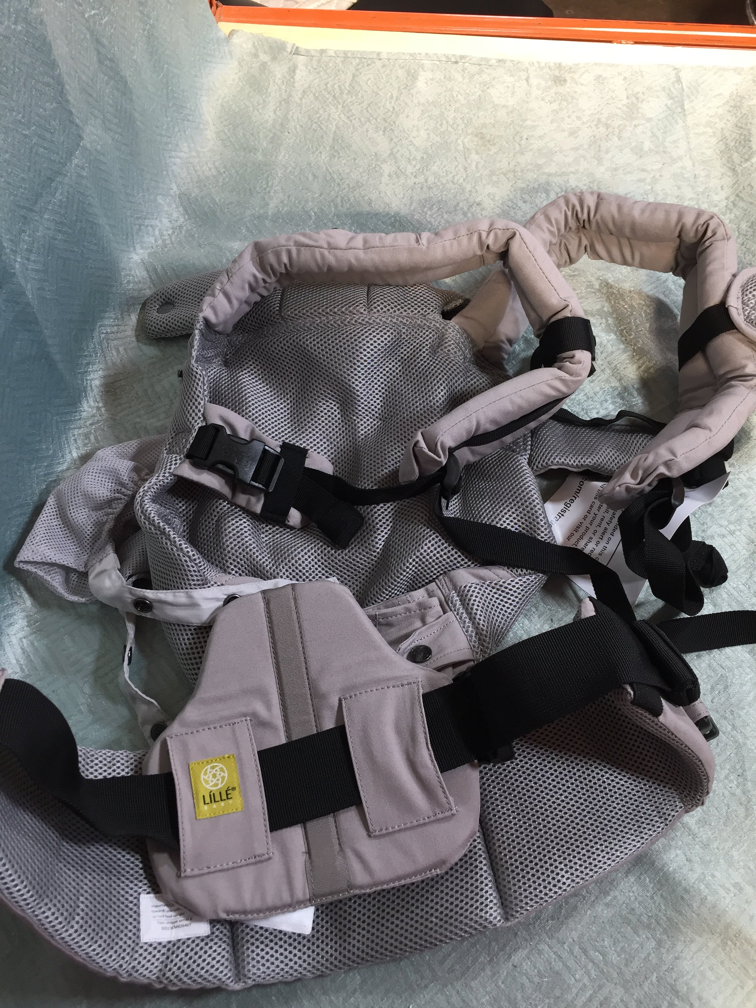 LILLEbaby Complete Airflow Ergonomic 6-in-1 Baby Carrier Newborn-Toddler (7614973772014)