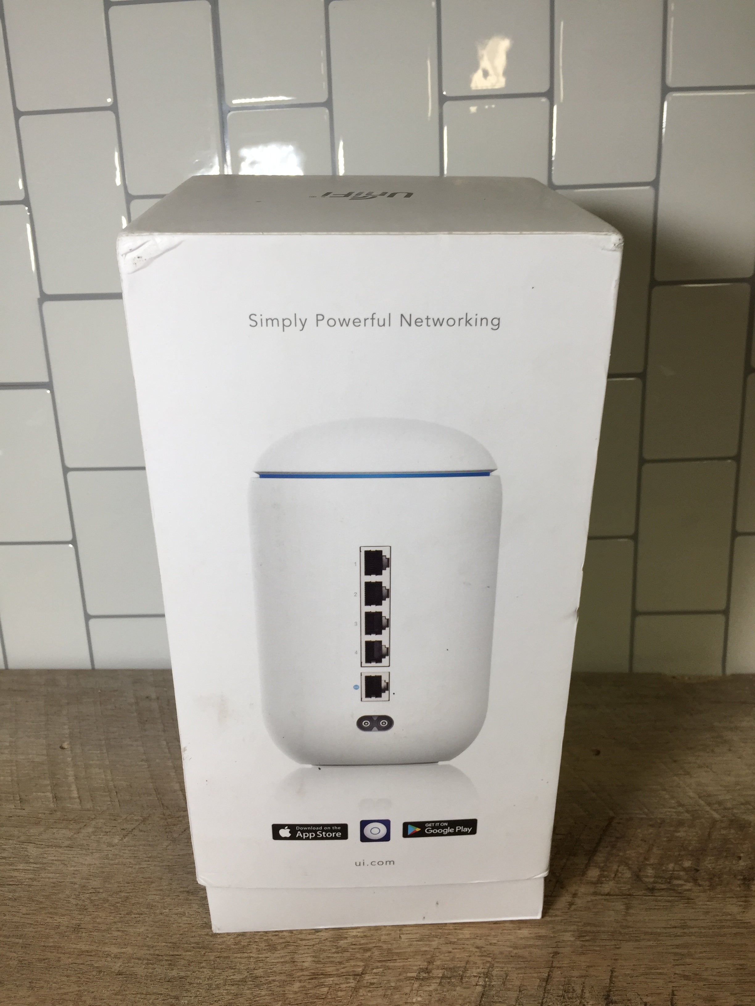 Ubiquiti UniFi Dream Machine UDM-US | 5 Ports | White (6950896435383)