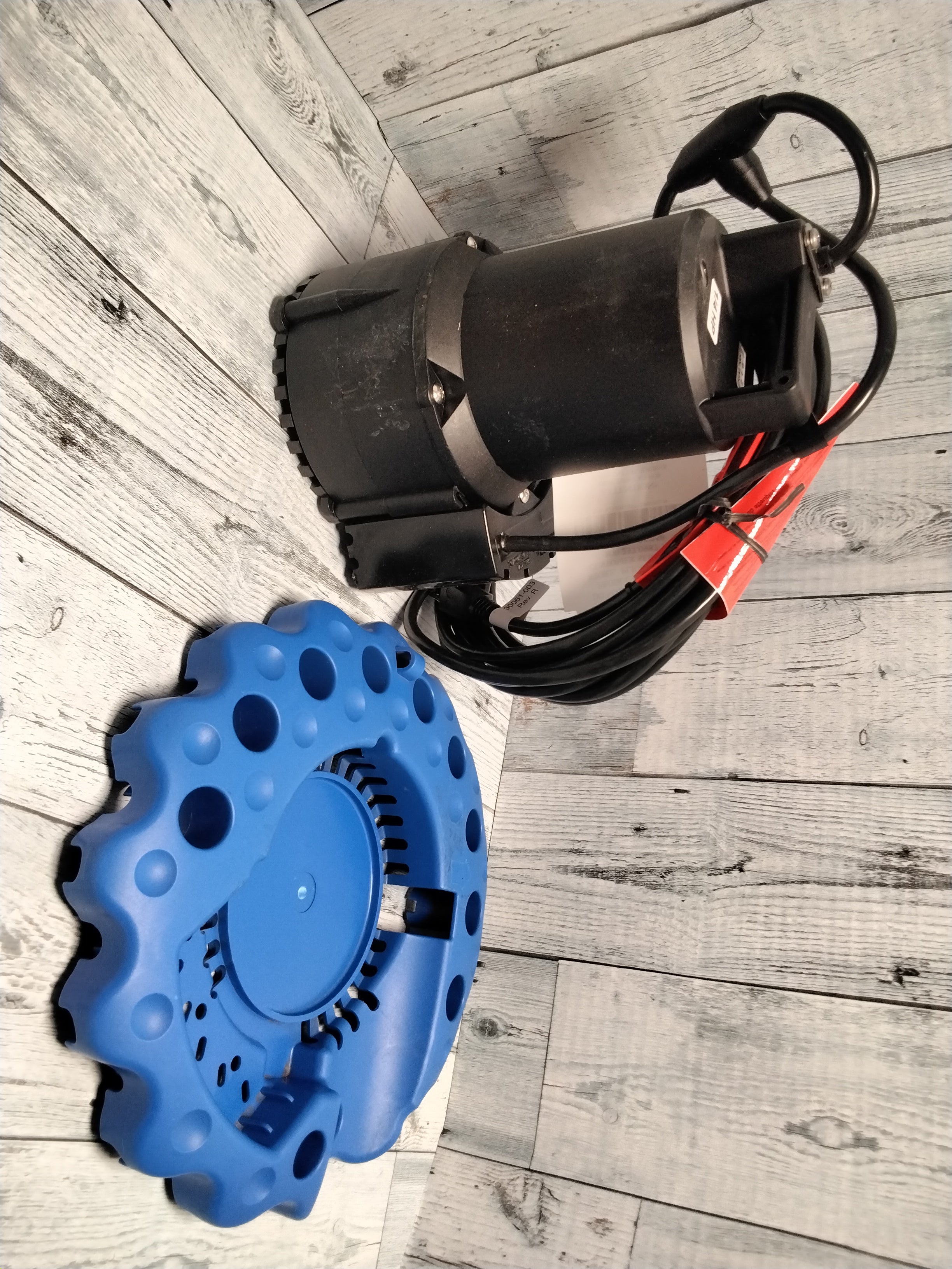 Wayne Pool Cover Pump 1/4 HP 3000 Gallons Per Hour (7913656451310)