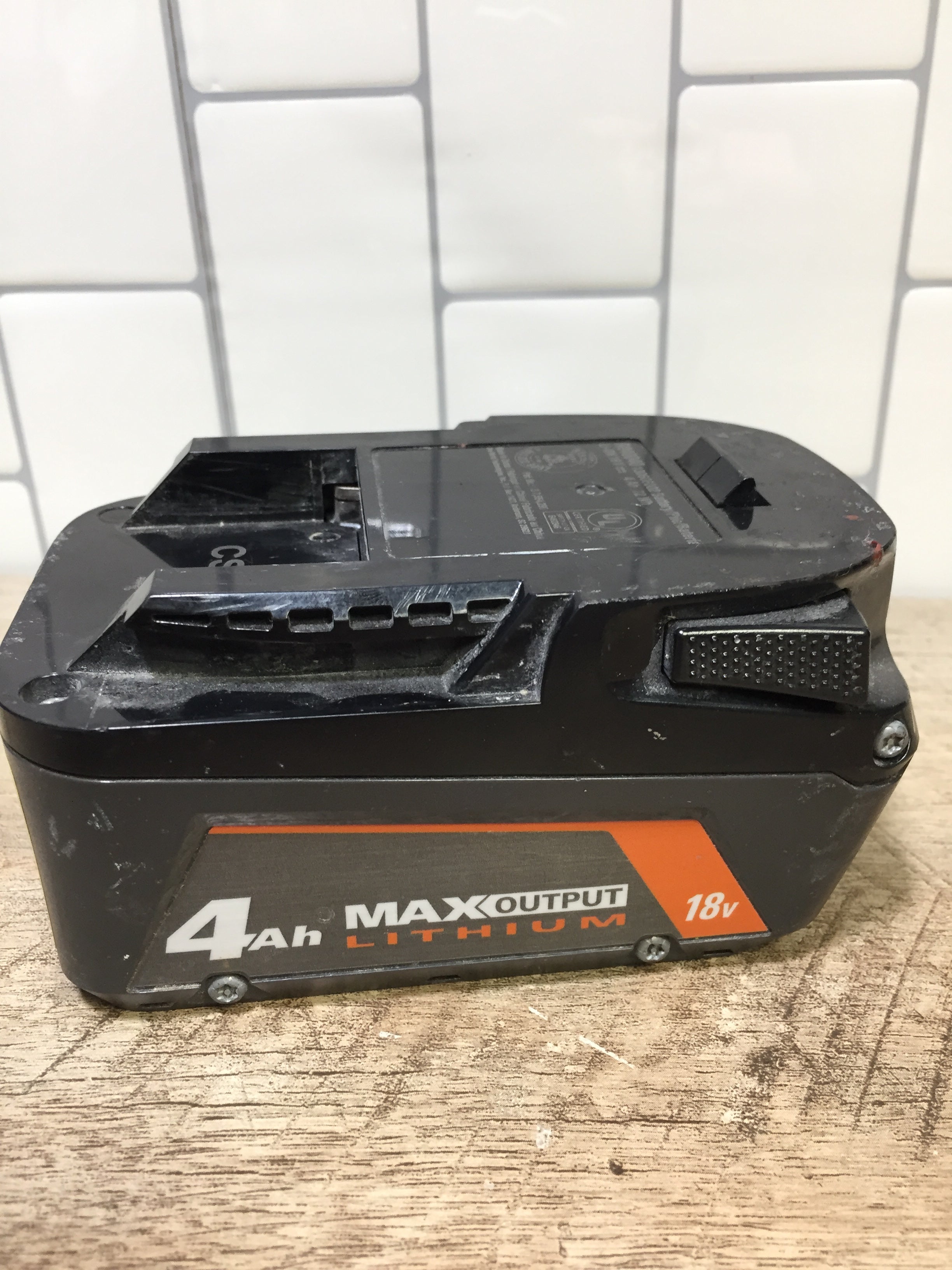 **PARTS ONLY** Genuine Ridgid R840040 18V 4Ah MAX Lithium Battery **DEFECTIVE** (7198039933166)