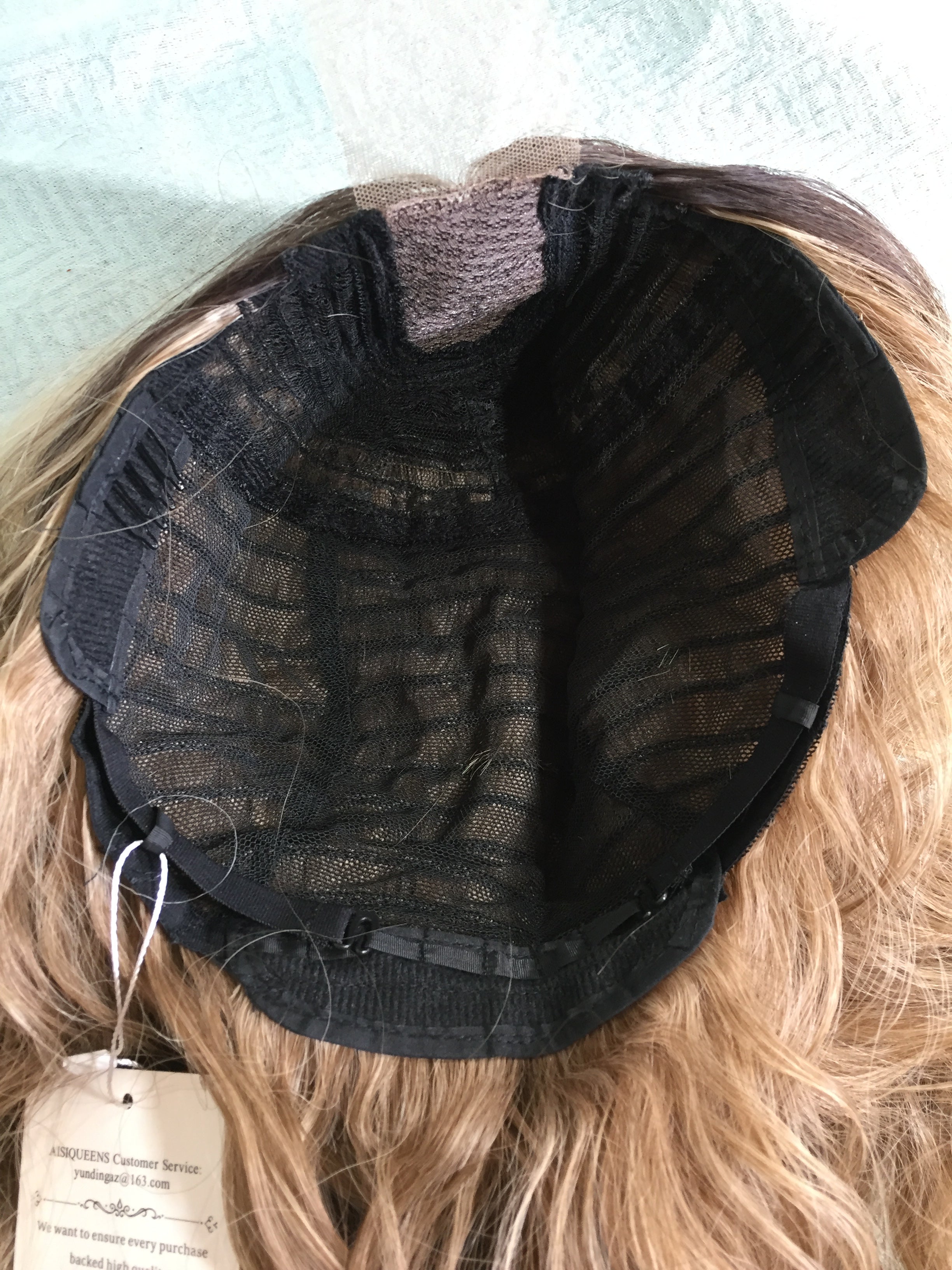 AISI Queens Long Wavy 24 Inch Ombre Blonde with Middle Part - Synthetic (7611610562798)