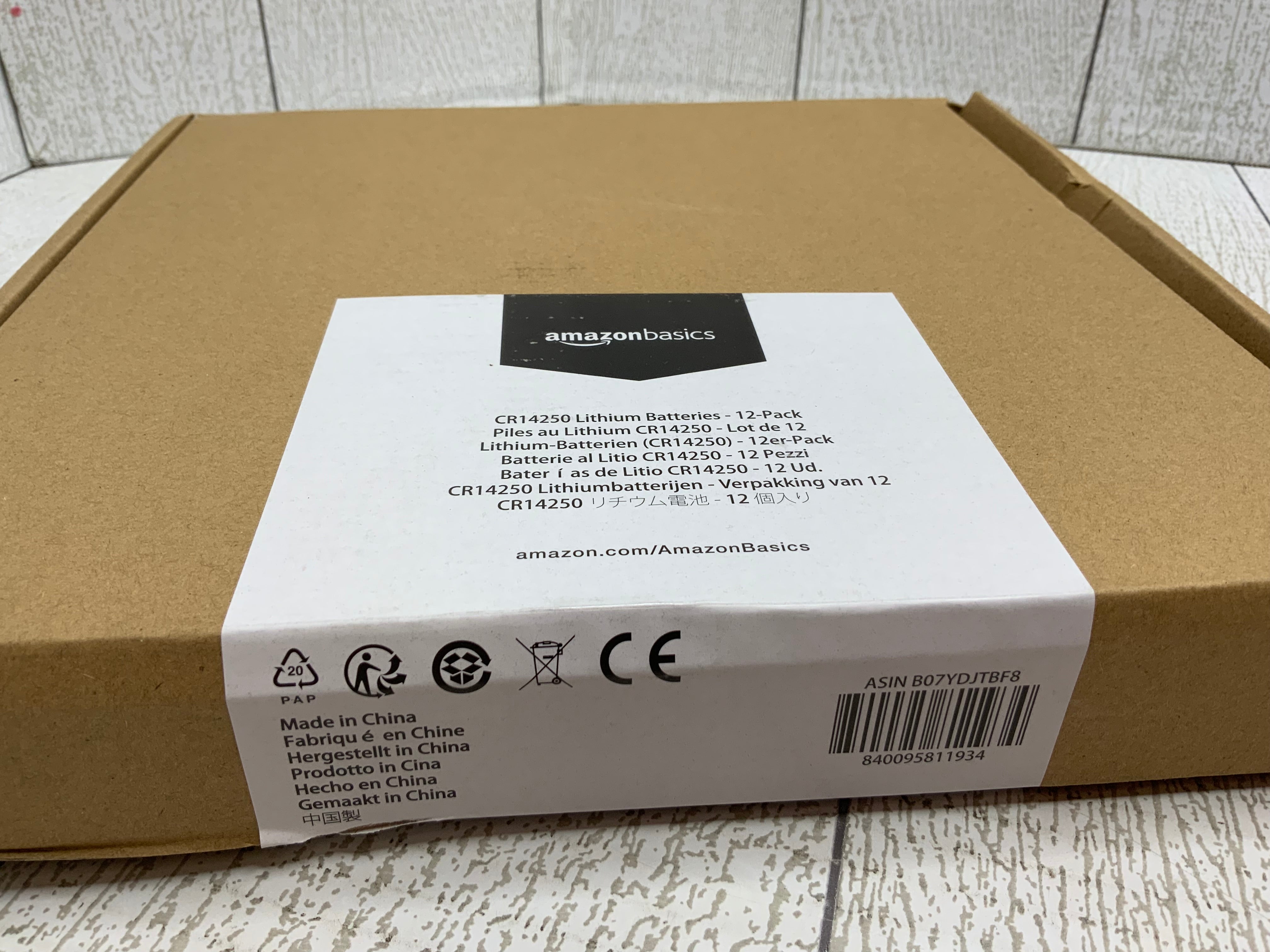 Amazon Basics 12 Pack CR14250 High-Capacity 1/2 AA 3 Volt Lithium Batteries (8032873906414)