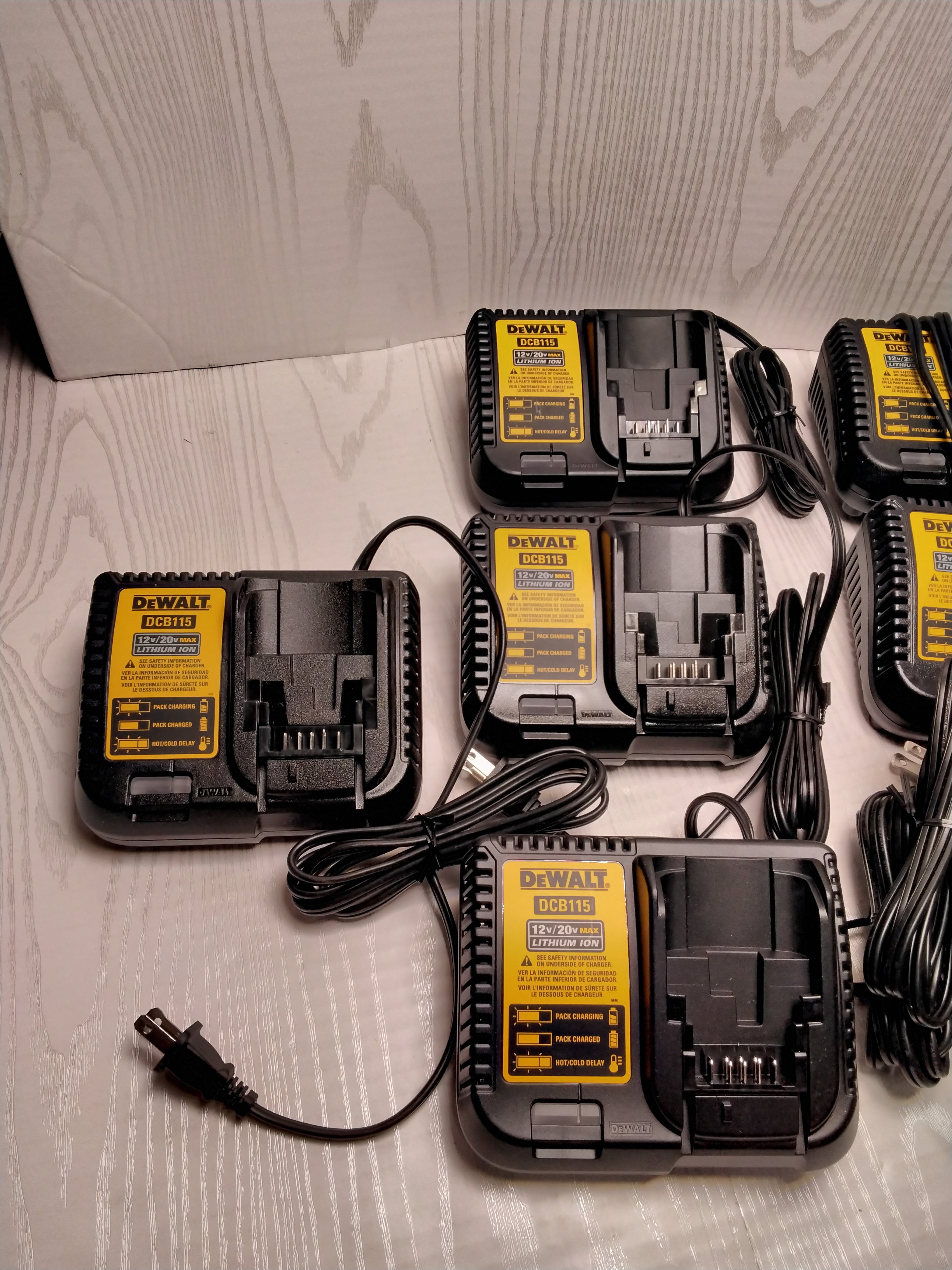 LOT OF 10 DEWALT 20V MAX* Charger (DCB115)