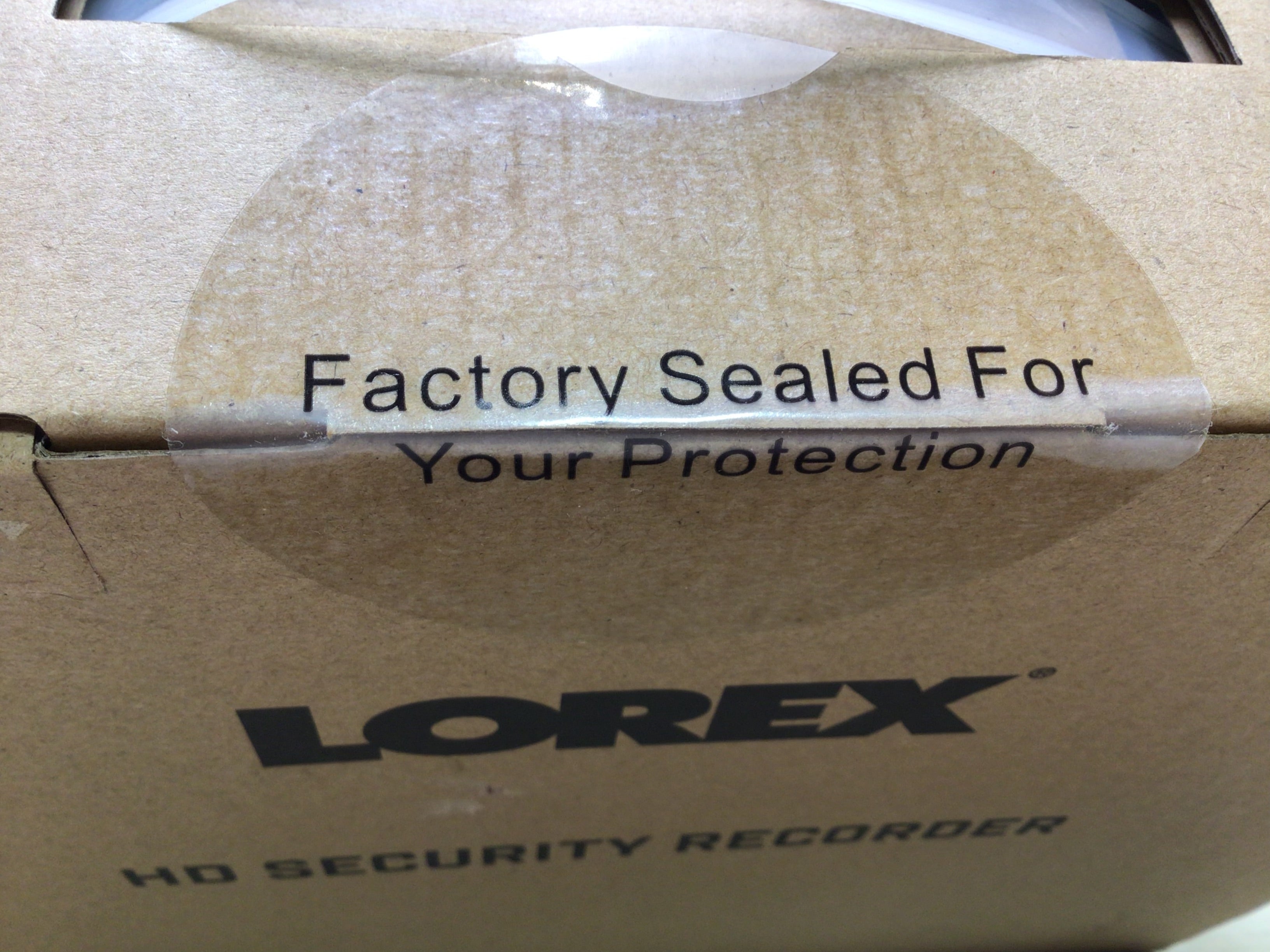 Lorex LHWF1006T1 Series 1080p HD Wireless Recording System, 6 channel, 1 TB HDD (7694402846958)