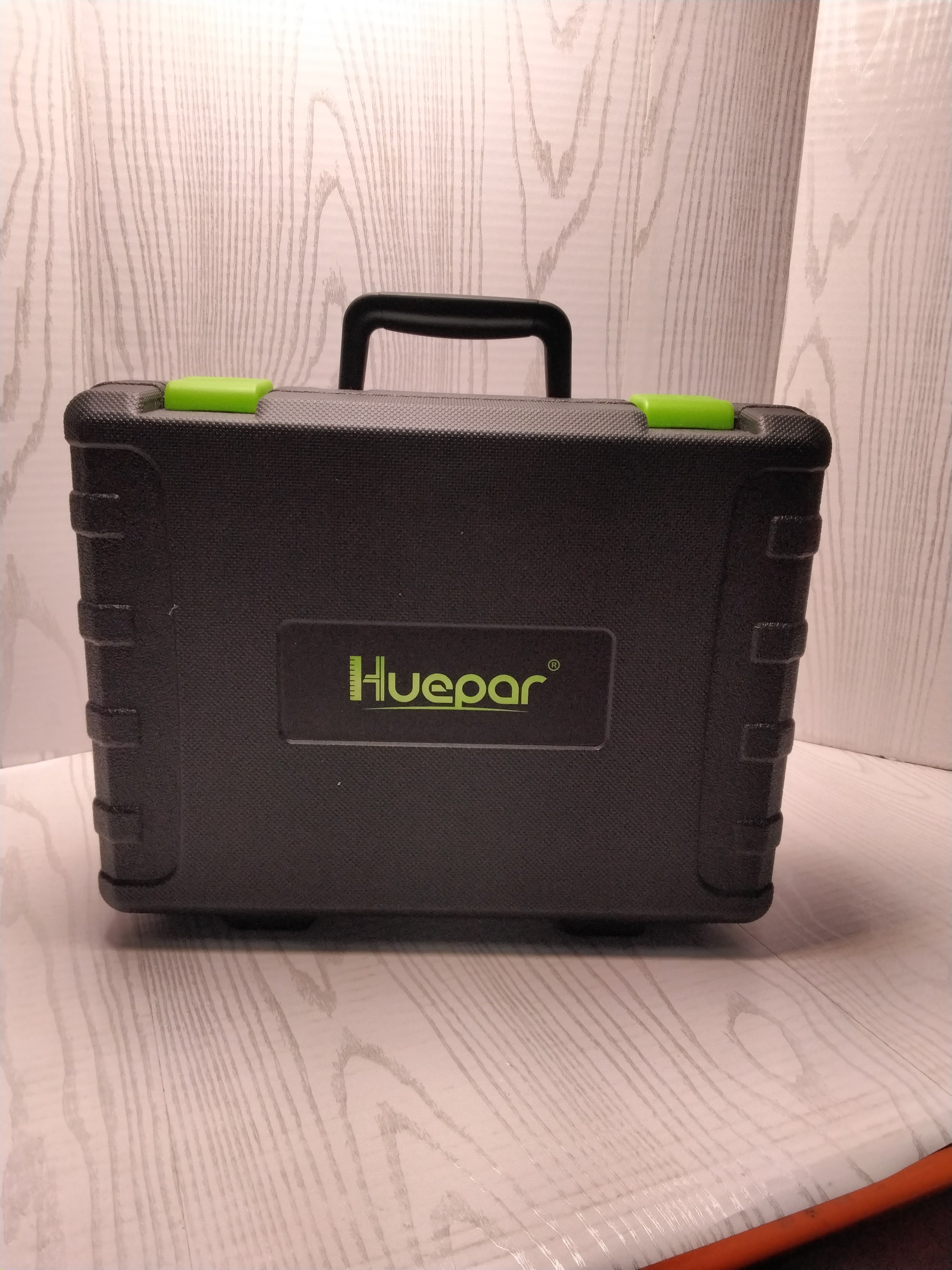 Huepar P04CG Cross-Line Laser Level with Remote