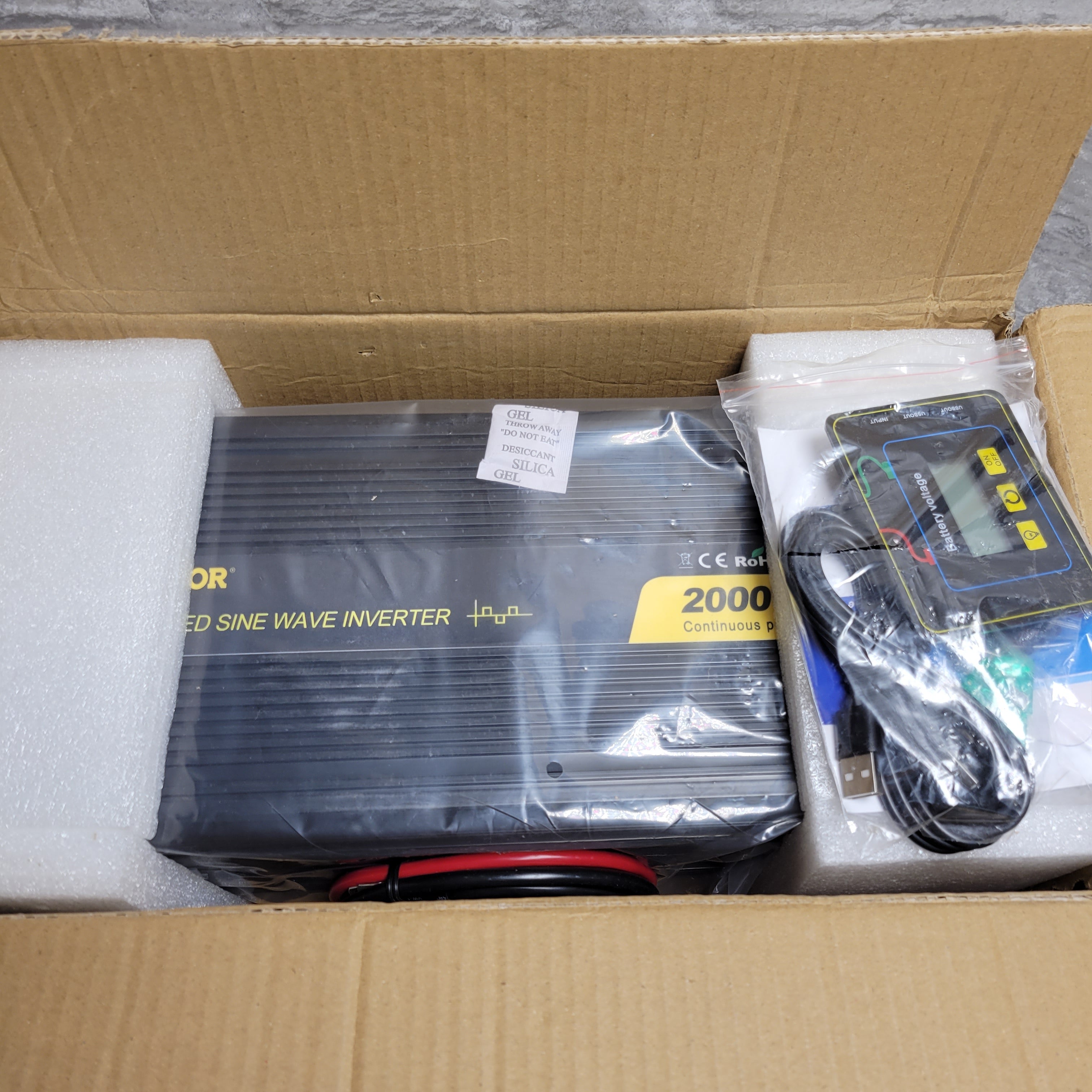 VEVOR Power Inverter Modified Sine Wave Inverter 2000W DC24V to AC120V Converter (8026822836462)