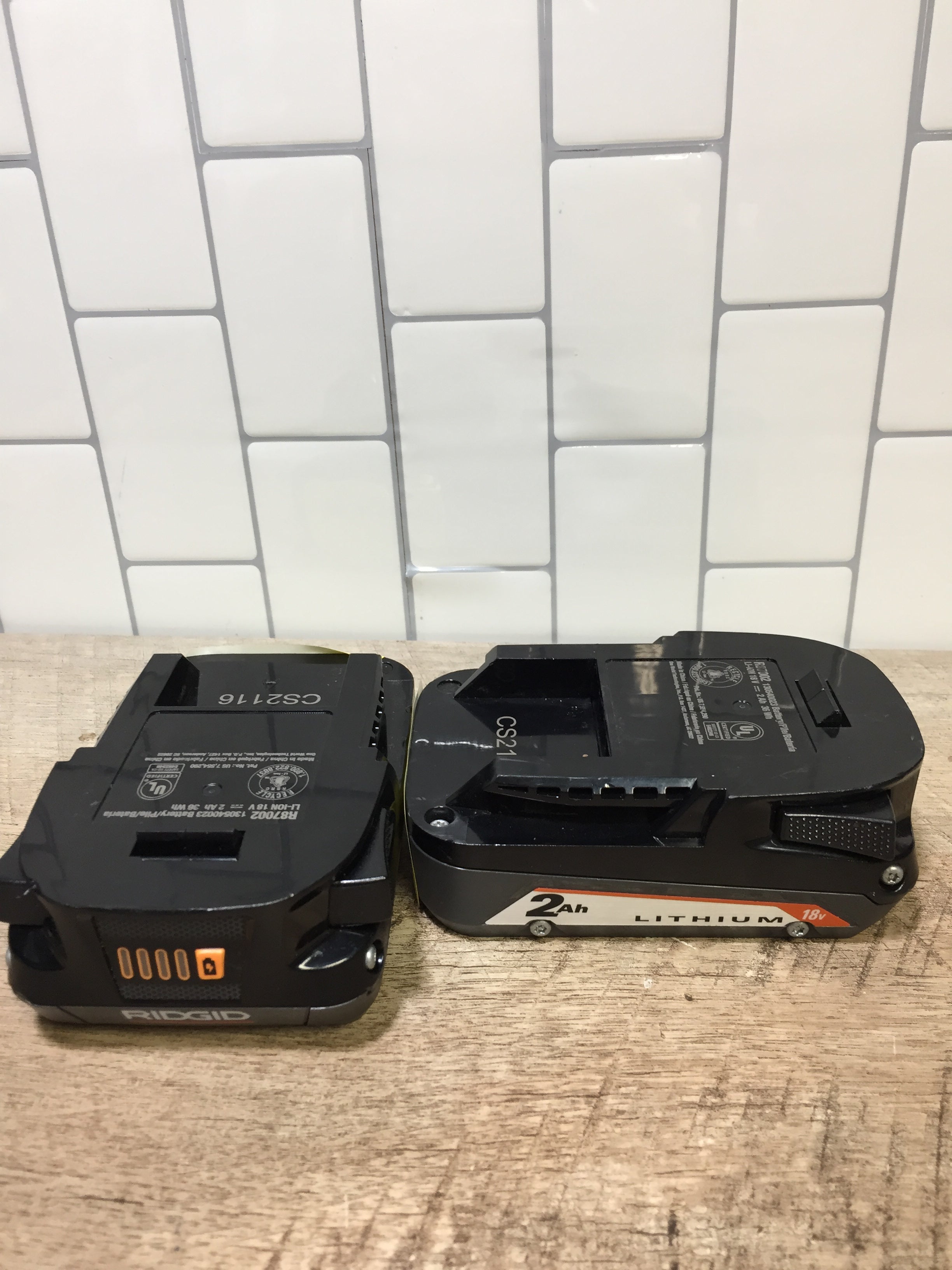 **PARTS ONLY** LOT OF 2 Genuine Ridgid R87002 18V Lithium Batteries *DEFECTIVE* (7198037115118)