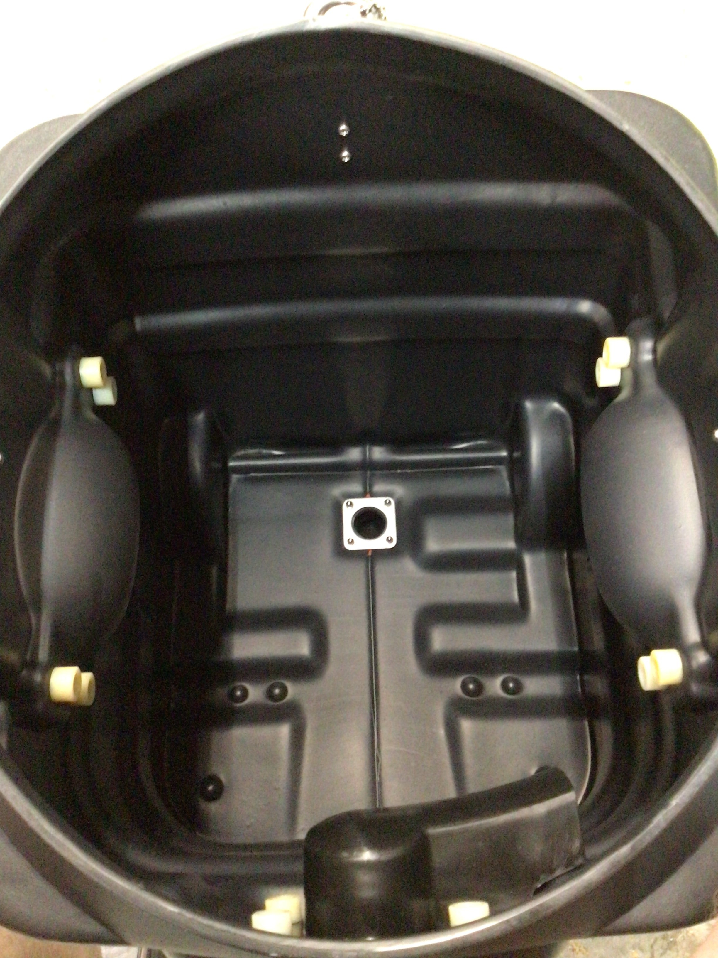 Tornado 3527AA-01-B 17 Gallon Tank, Black **OPEN BOX - READ** (8130624520430)