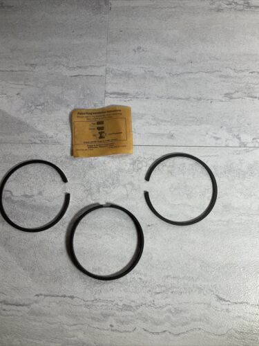 NOS Briggs and Stratton 495854 Standard Ring Set OEM (7625547055342)