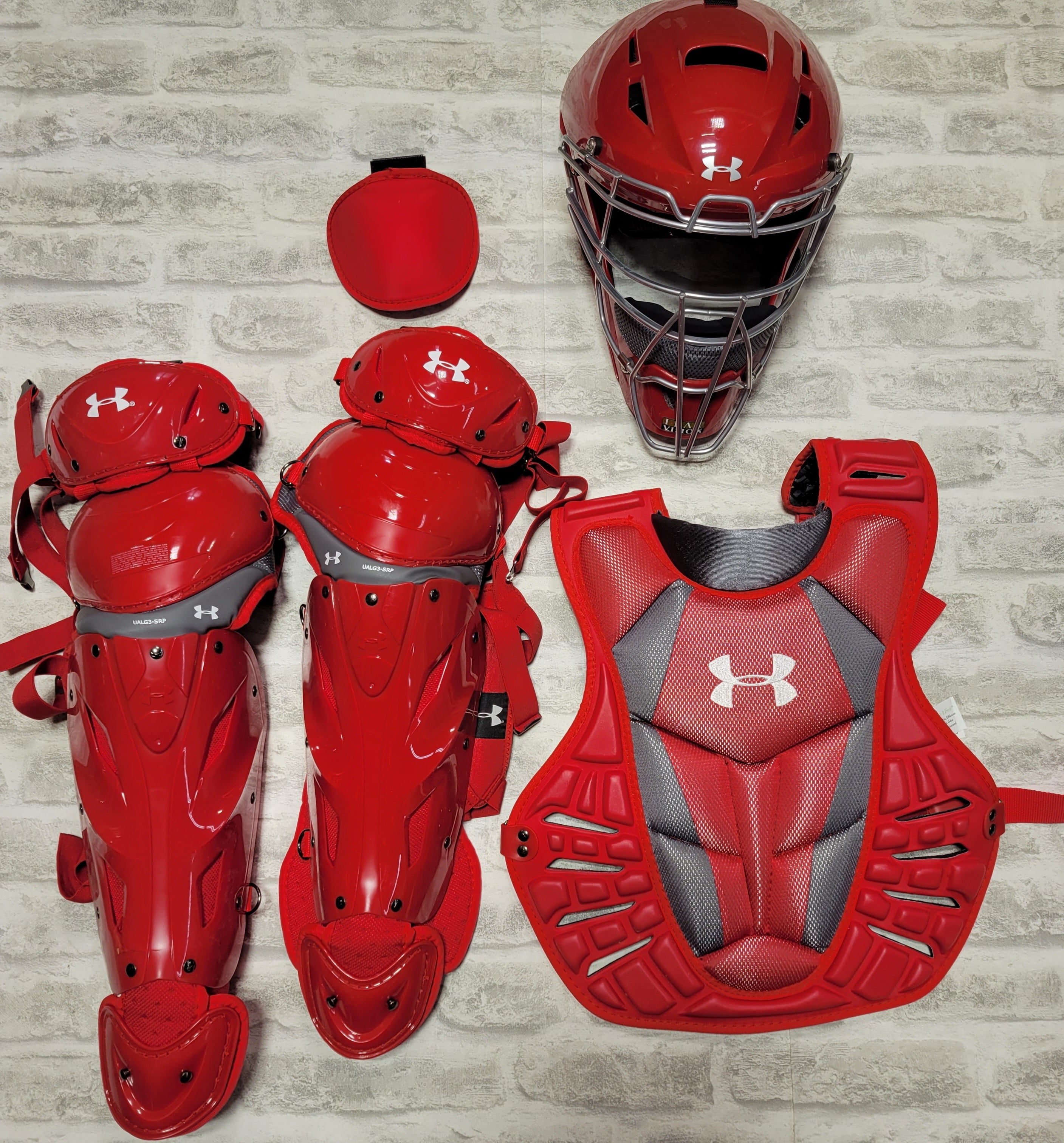 Under Armour Pro 4 Senior Ages 12-16 Catcher's Kit UACKCC4-SRP, Red (7742181376238)