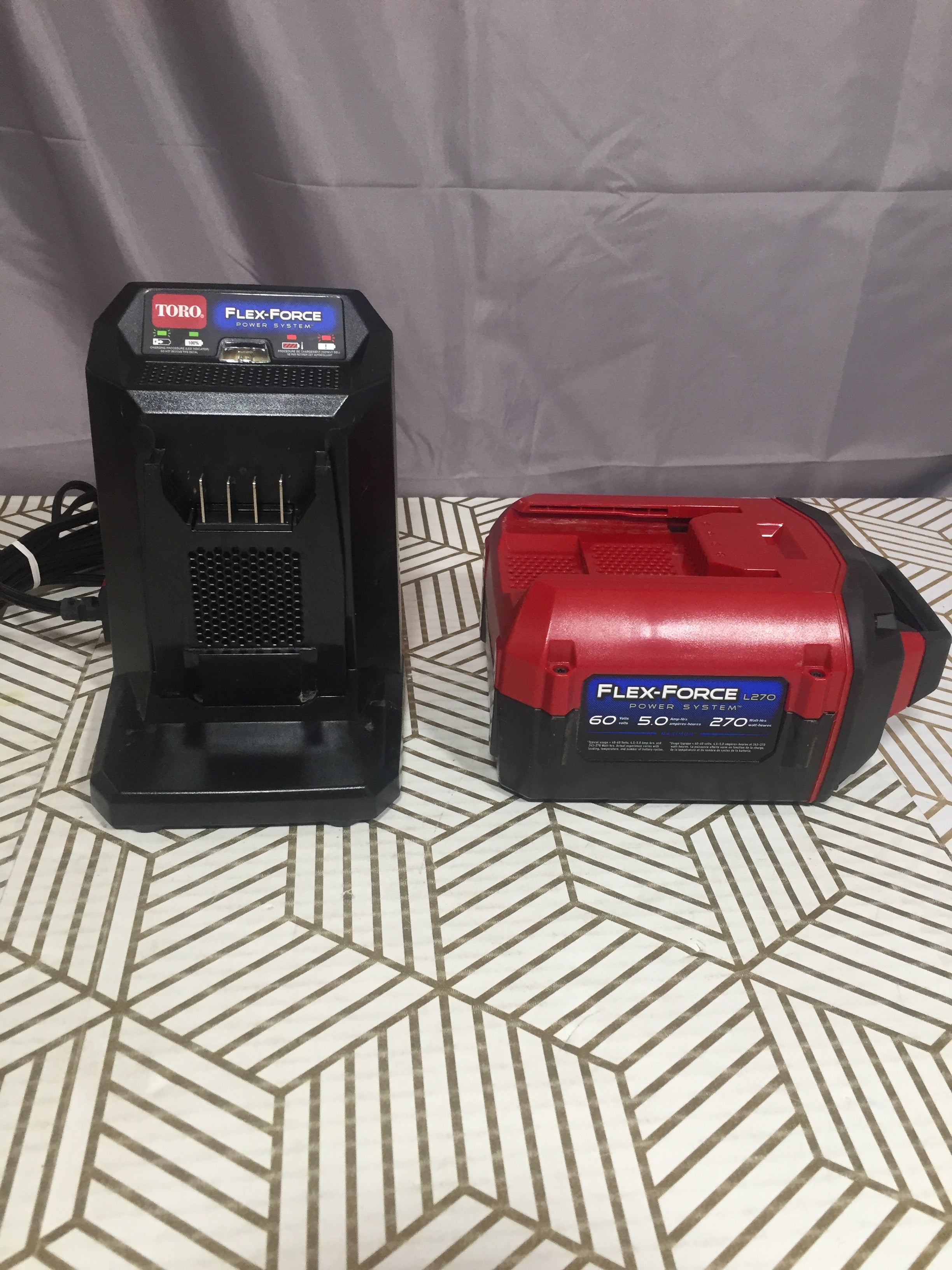 TORO Flex Force 60V Max 5.0Ah L270 Battery & Charger 88650 *TESTED* (8100487495918)