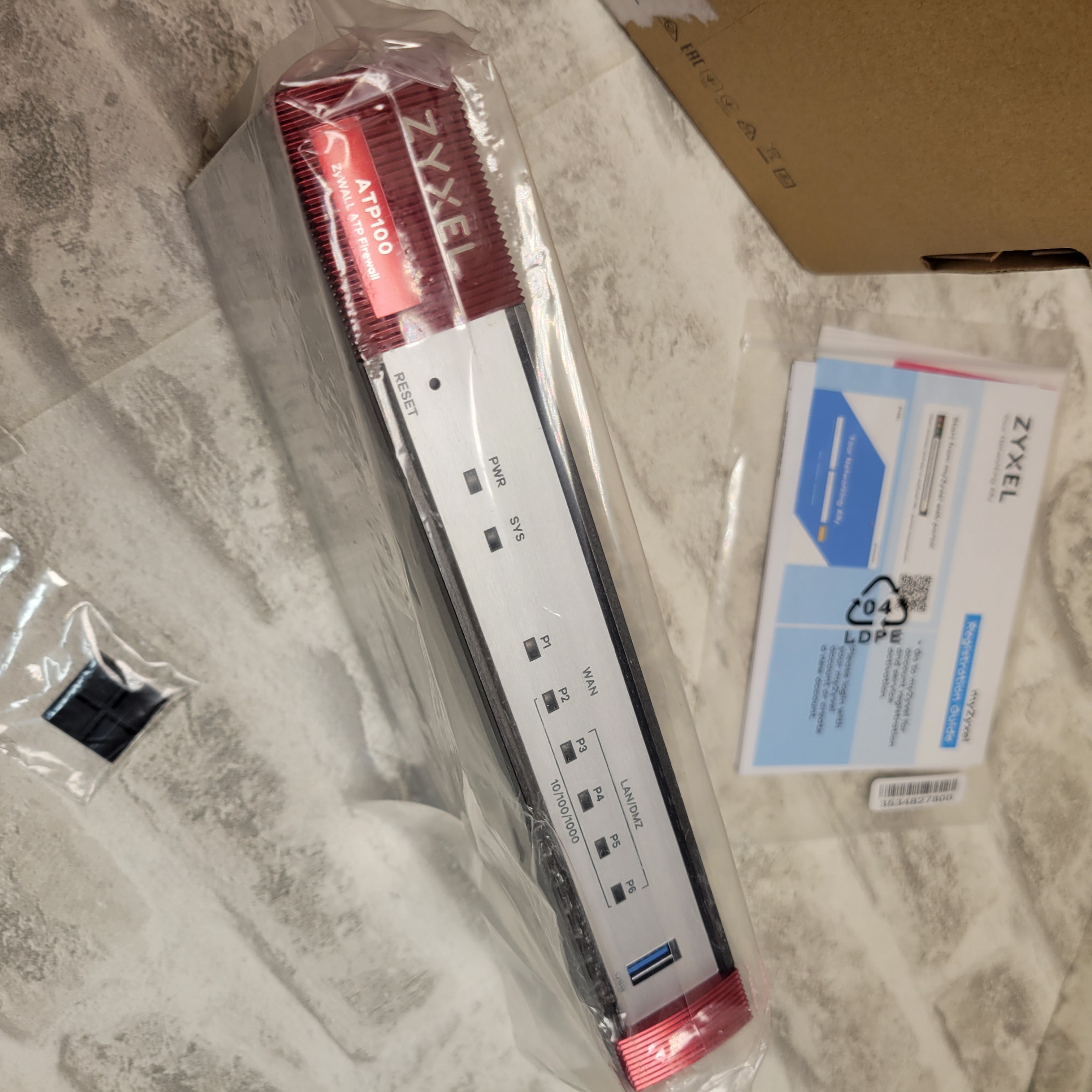 Zyxel ZyWALL 1 Gbps ATP100, Advanced Threat Protection Firewall (7901306126574)