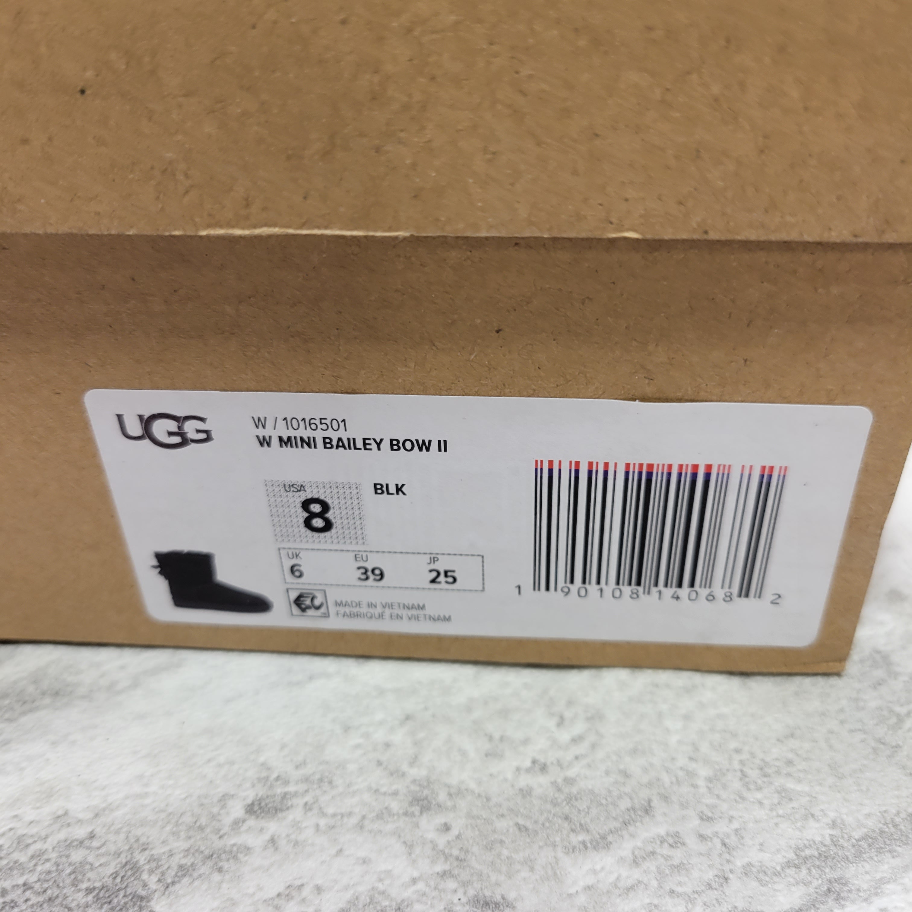 UGG Women's Mini Bailey Bow Ii Boot, Black, 8 (7689391669486)