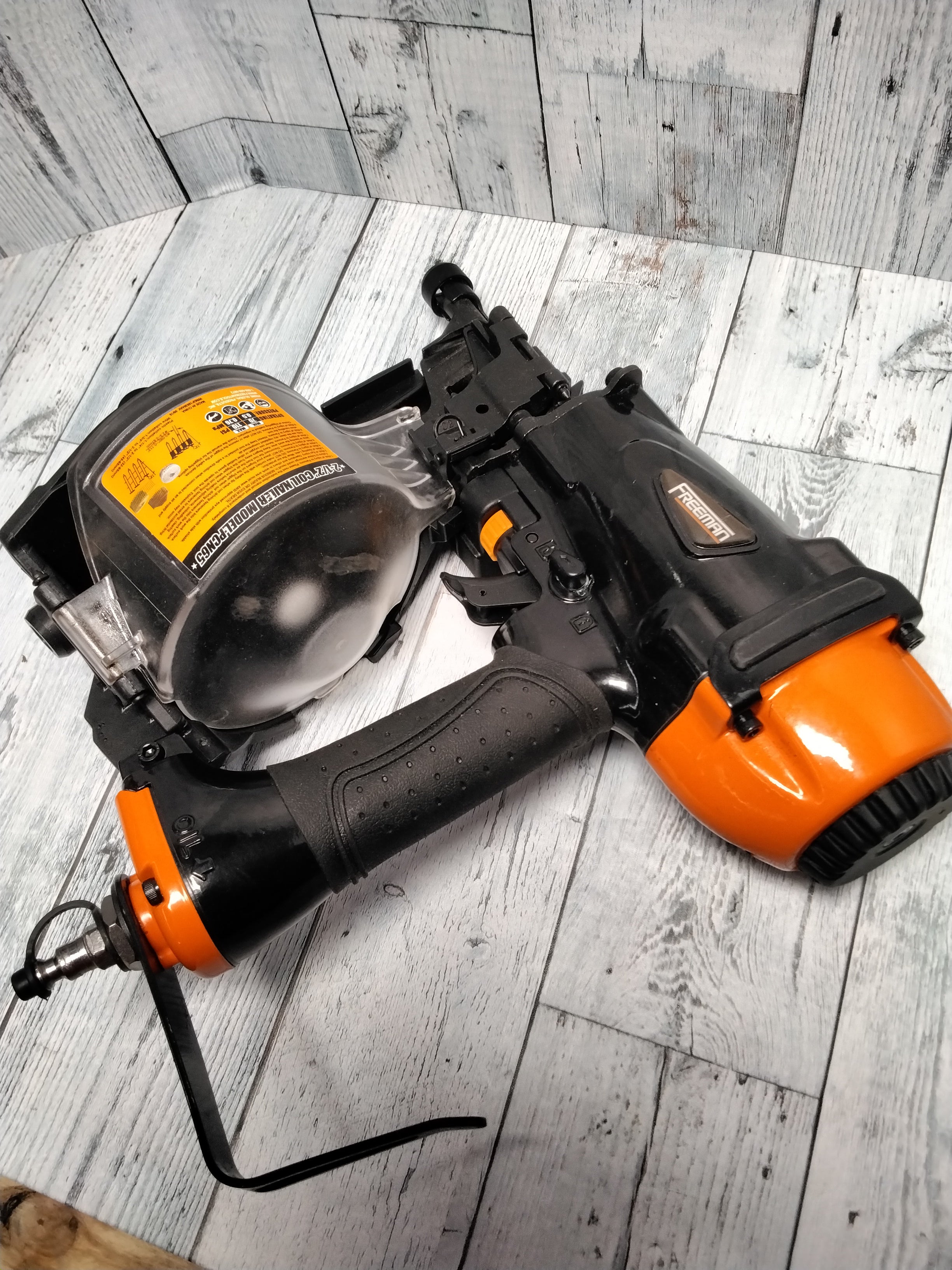 Freeman Coil Siding Fencing Nailer Ergonomic & Lightweight Pneumatic N