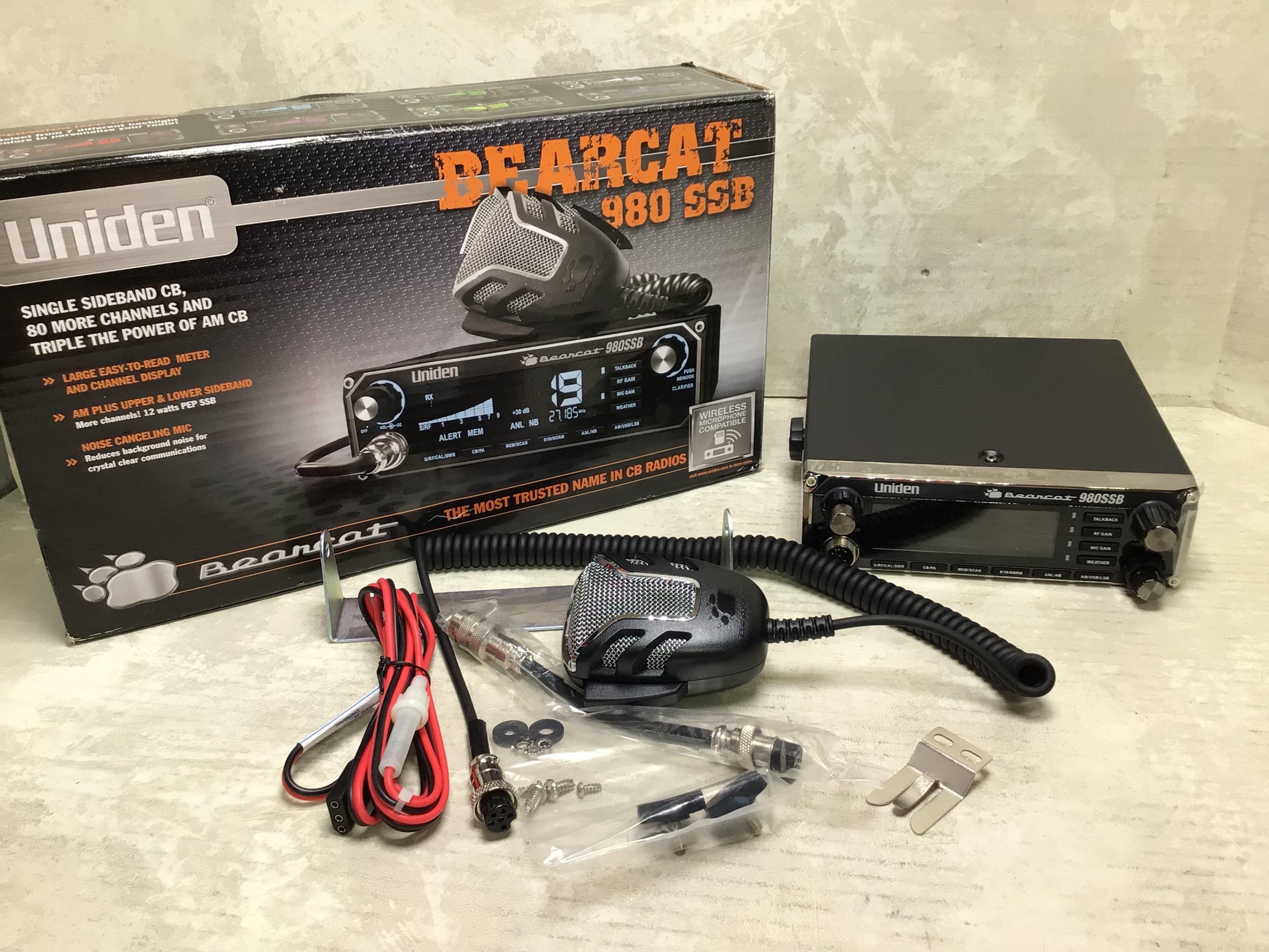 Uniden BEARCAT 980 40- Channel SSB CB Radio with Sideband NOAA WeatherBand (7697960141038)