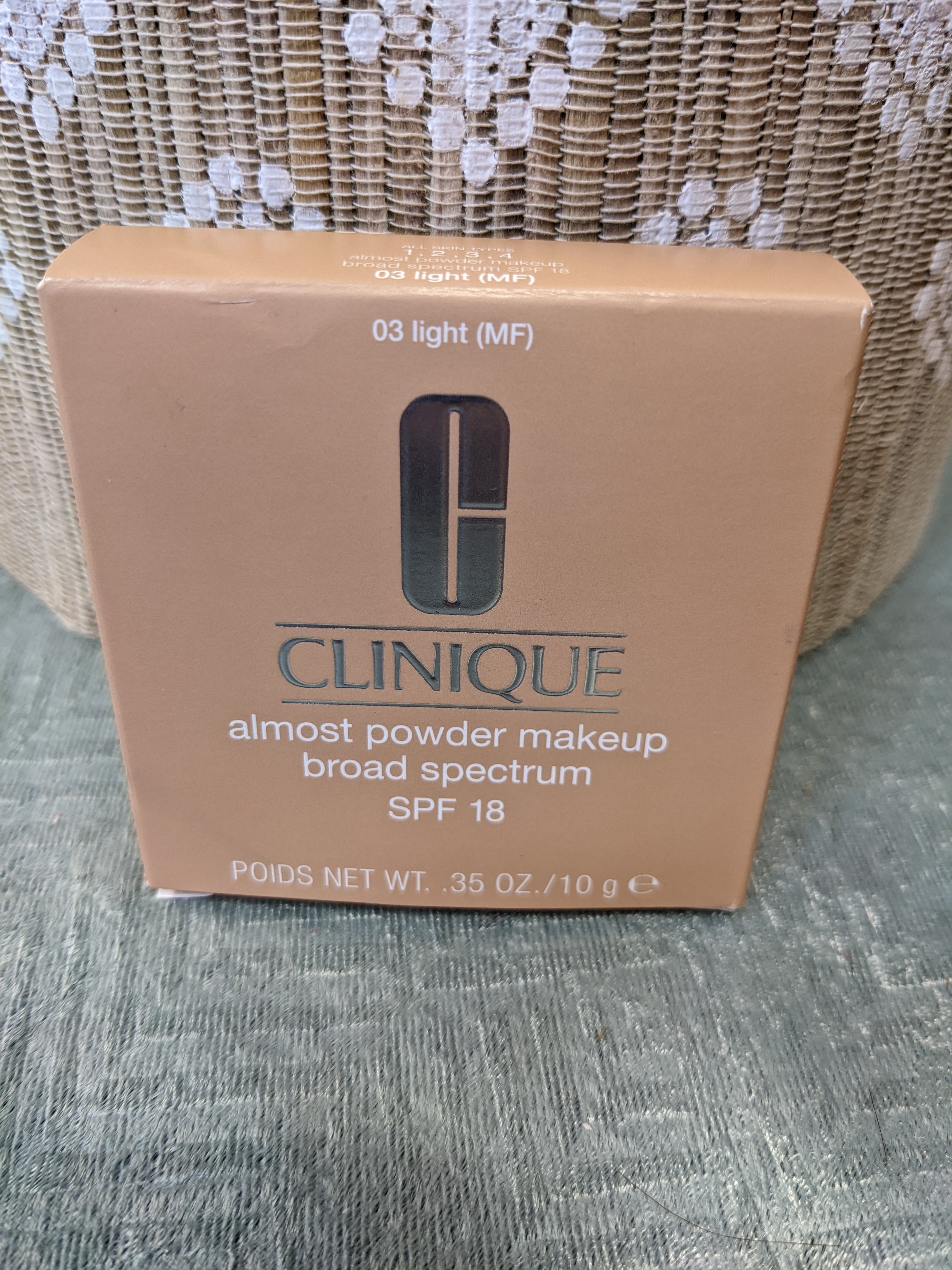Clinique Almost Powder Makeup SPF 18 Light 10g/.35 oz (7595238785262)