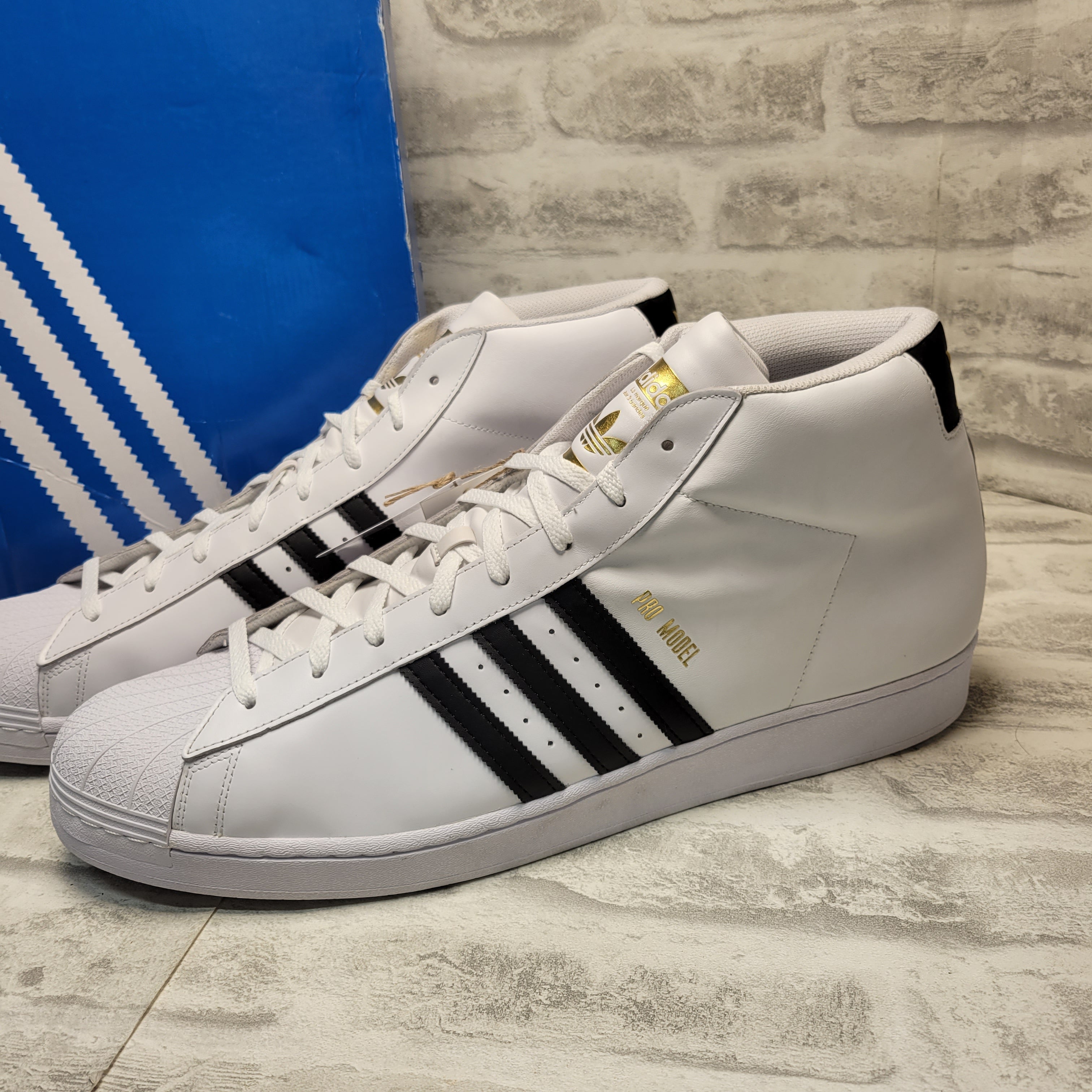 adidas Originals Men's Pro Model Sneaker (21, White/Black/Gold Foil) (7872381649134)