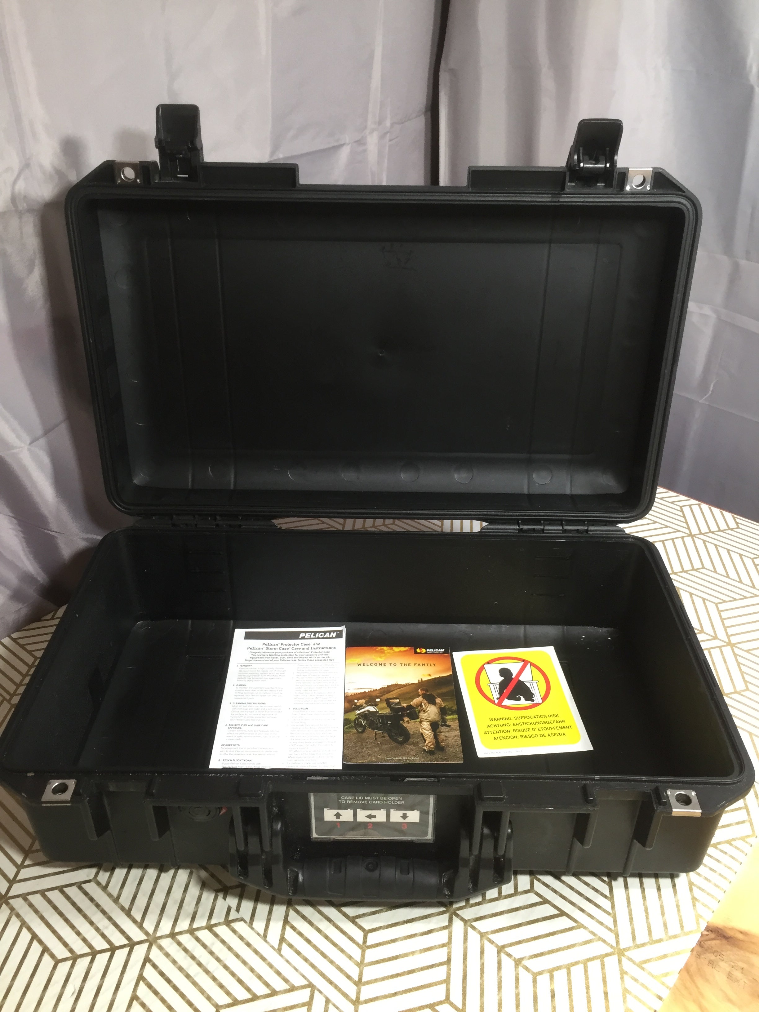Pelican Air 1525 Travel Case - Carry On Luggage (Black) | USED *WRONG BOX* (8095276499182)