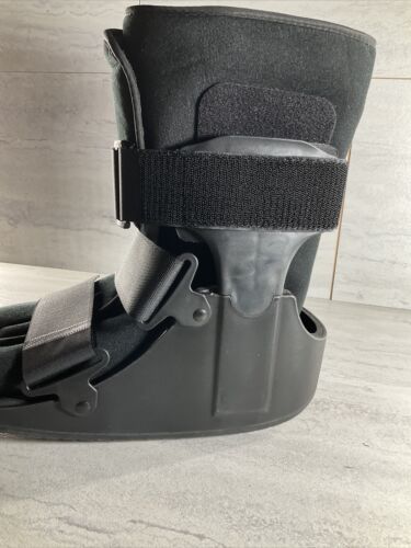 United Ortho USA14117 Short Air Cam Walker Fracture Boot, Large, Black (6922790305975)