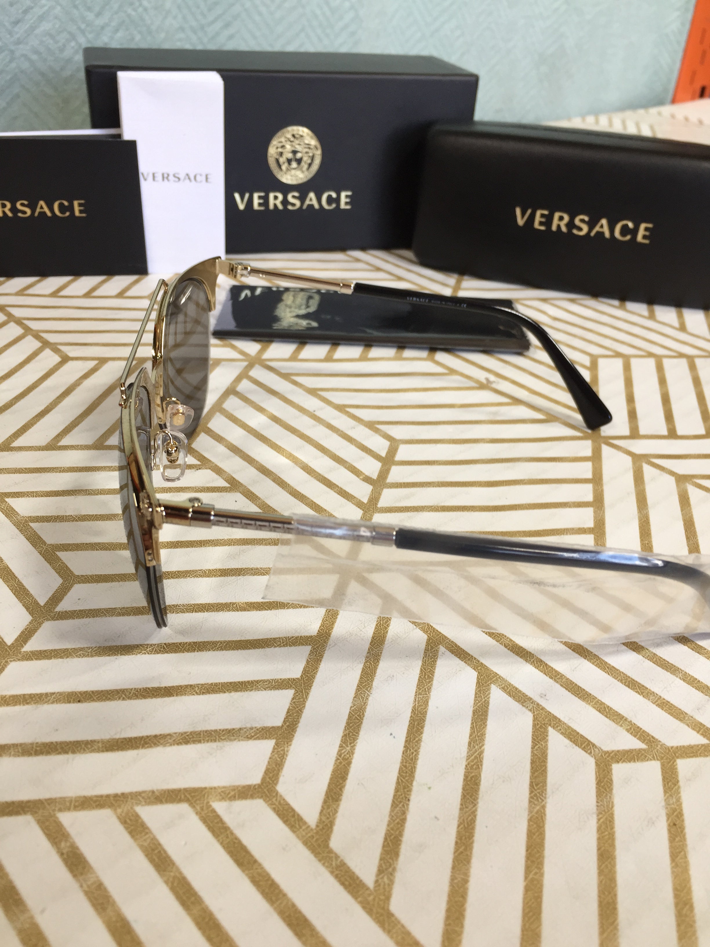 Versace Men VE2181 57 Sunglasses 57mm *EXCELLENT CONDITION* (7883789435118)