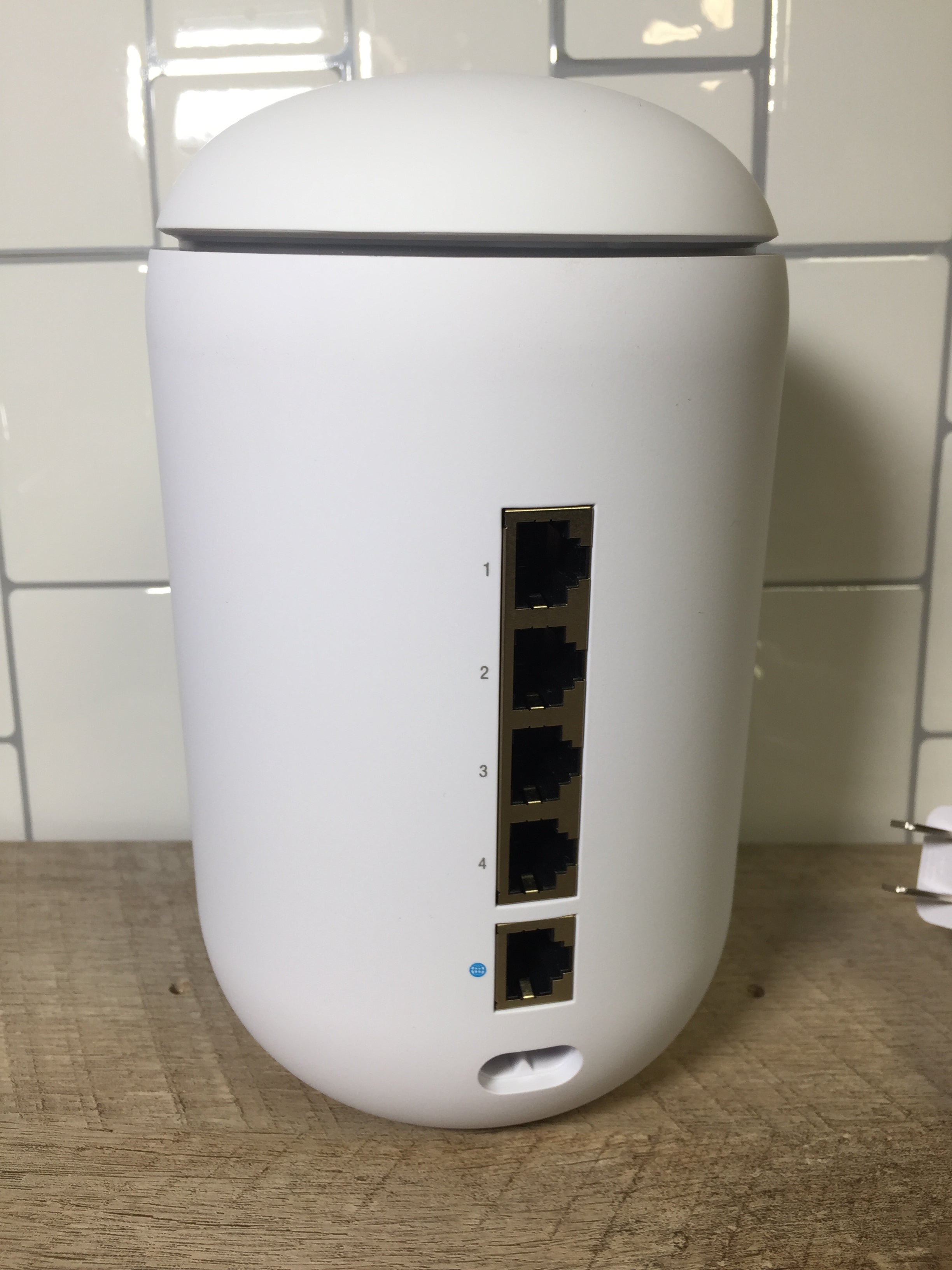 Ubiquiti UniFi Dream Machine UDM-US | 5 Ports | White (6950896435383)