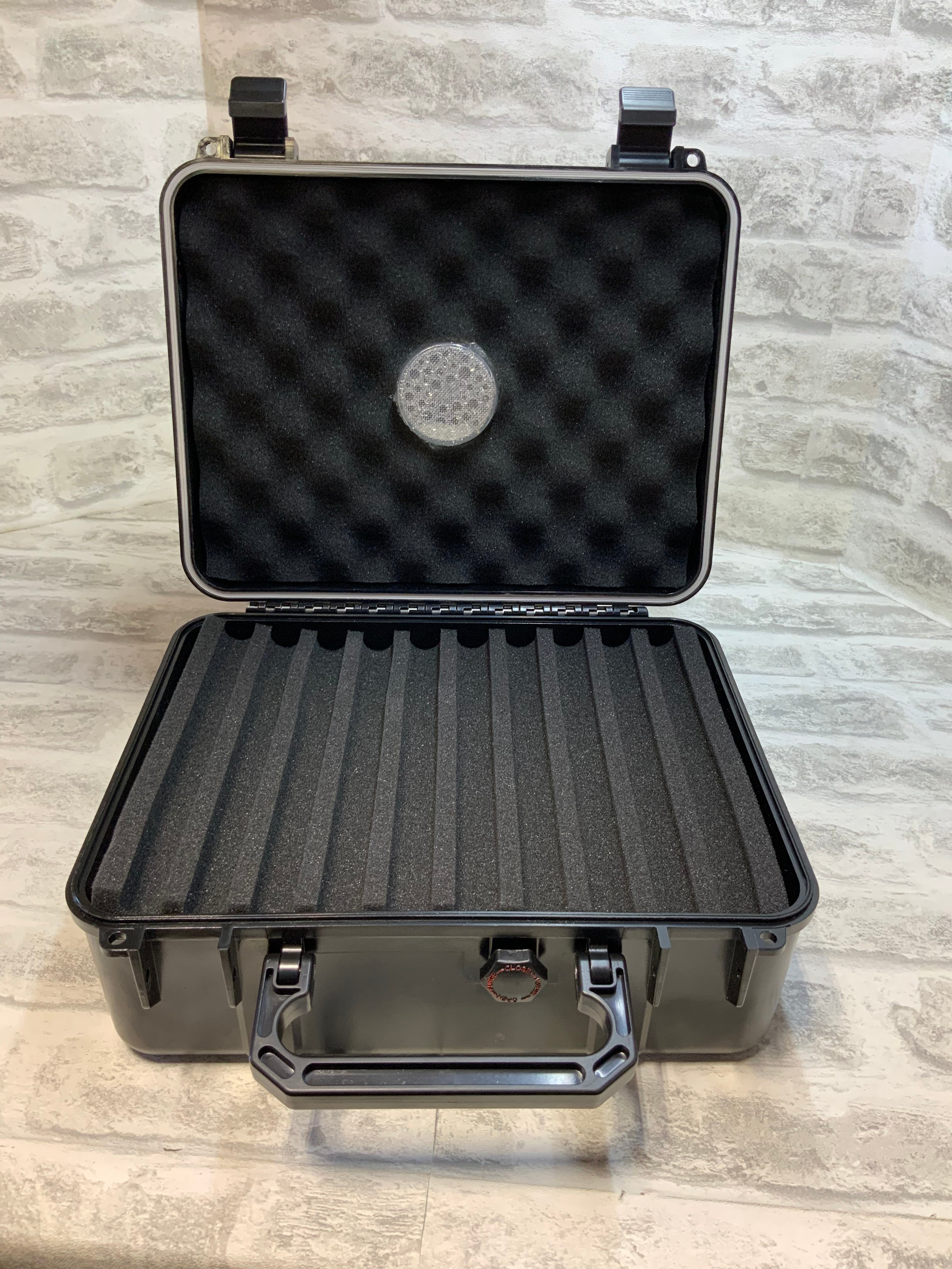 Xikar Cigar Travel Carrying Case, Holds 40 Cigars (7567356330222)