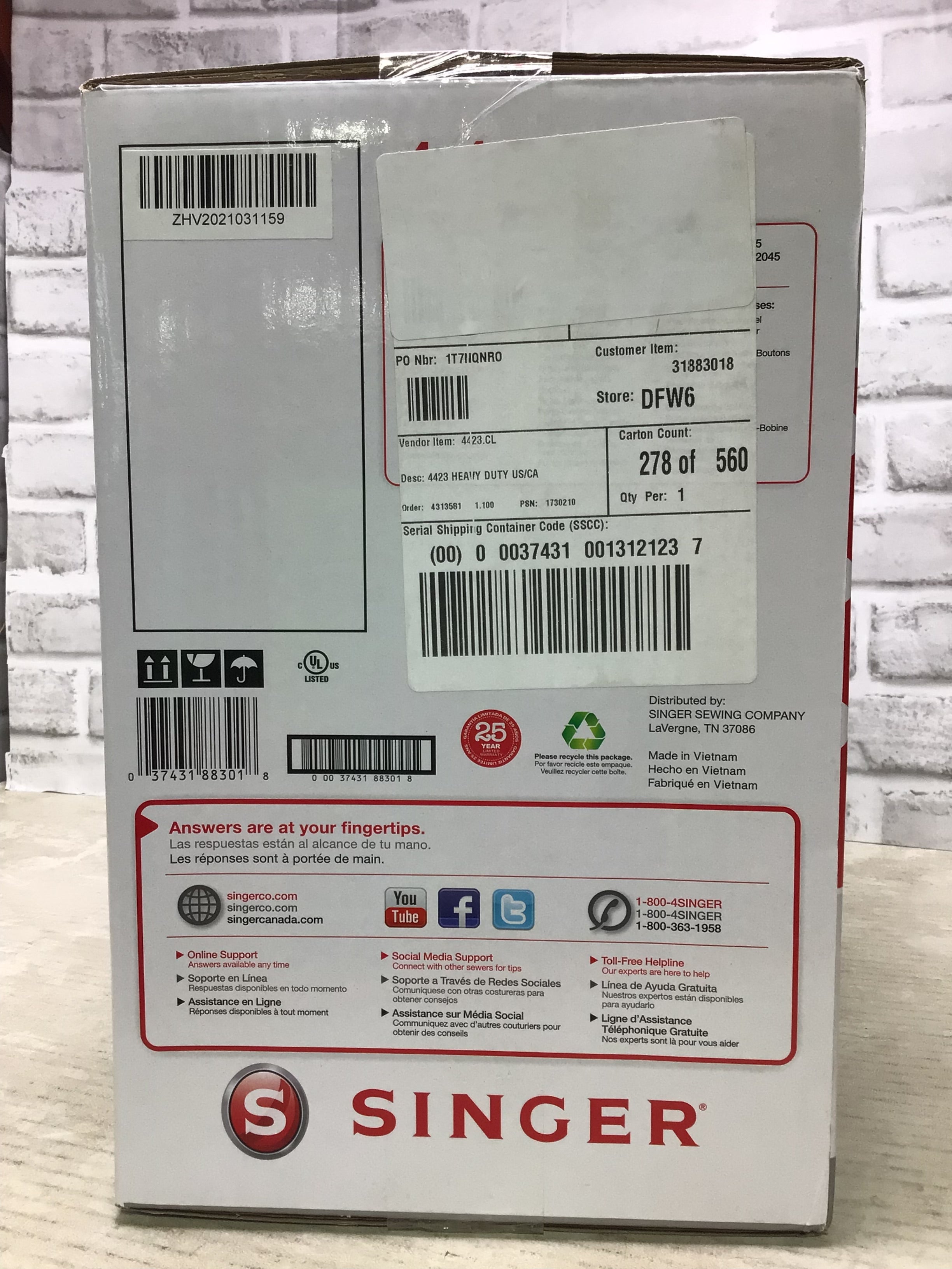 SINGER 4423 Heavy Duty Sewing Machine With Included Accessory Kit