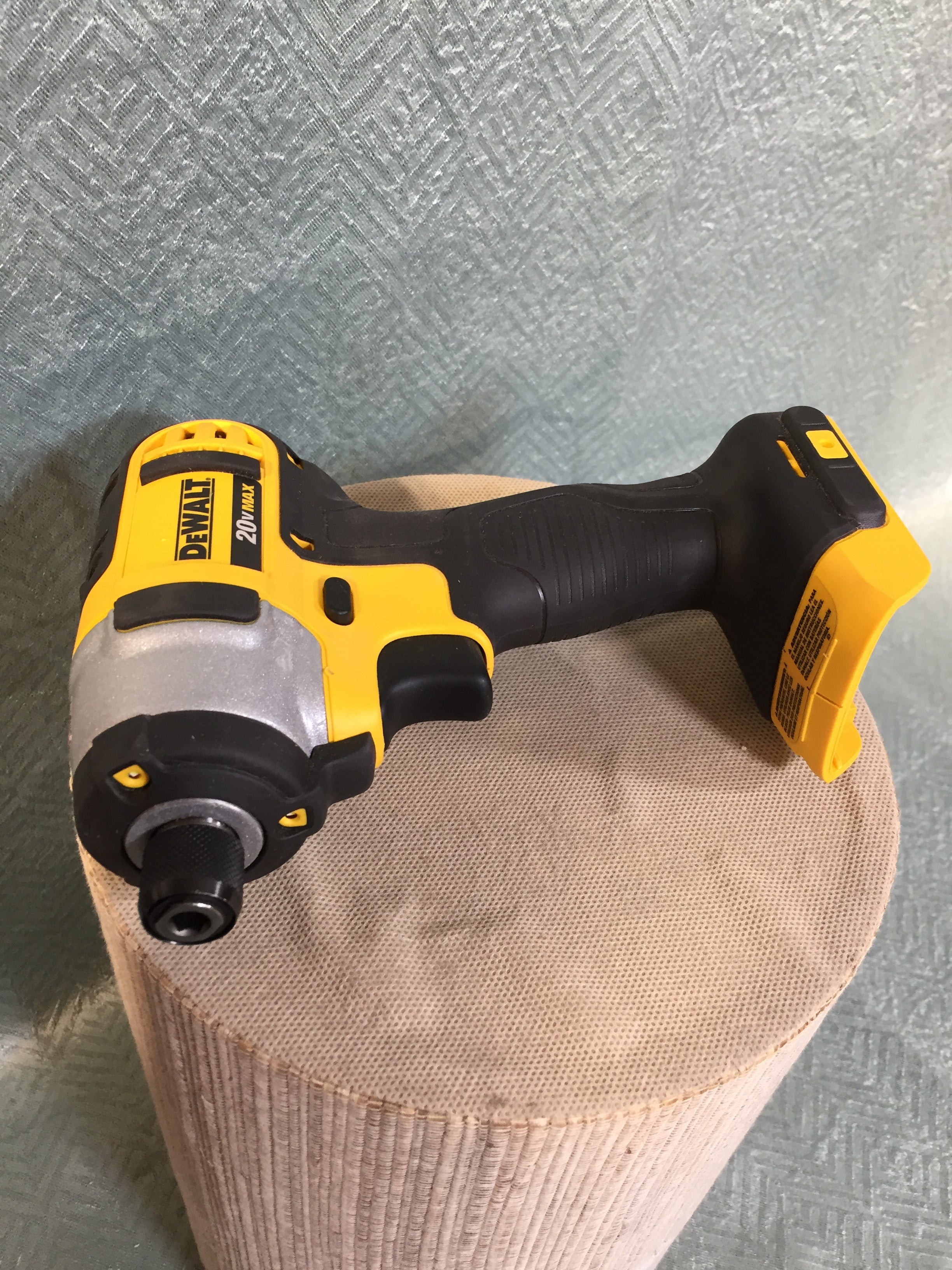 **PARTS ONLY** Dewalt DCF885 Cordless 1/4 Impact Driver **DEFECTIVE** (7572841660654)