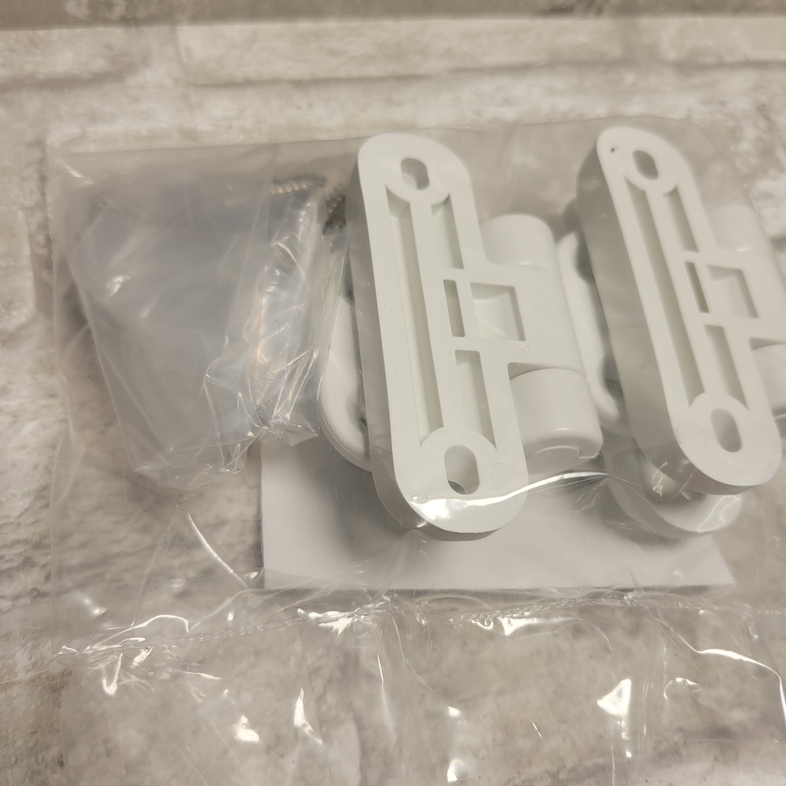 Fiberon Regency/Enclave Stair Rail Bracket Hardware Kit Whi