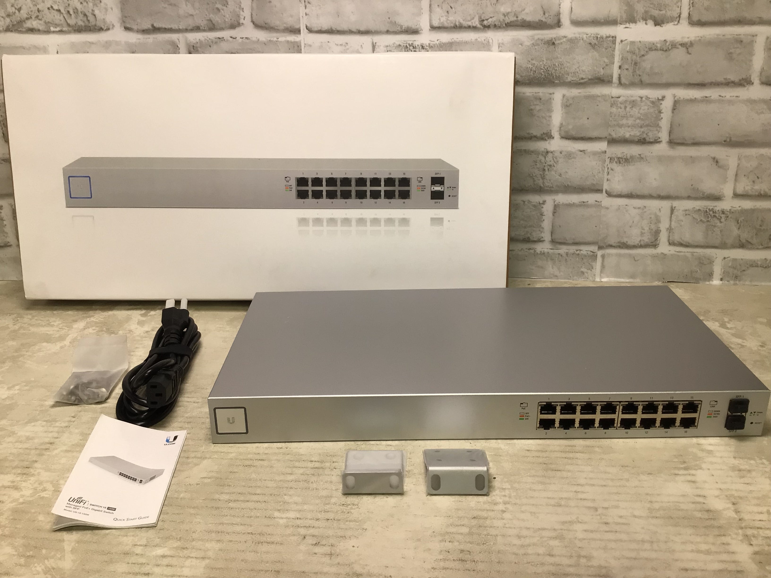 Ubiquiti US-16-150W Networks Networks UniFi Switch, 16 Port, Silver (7731184074990)