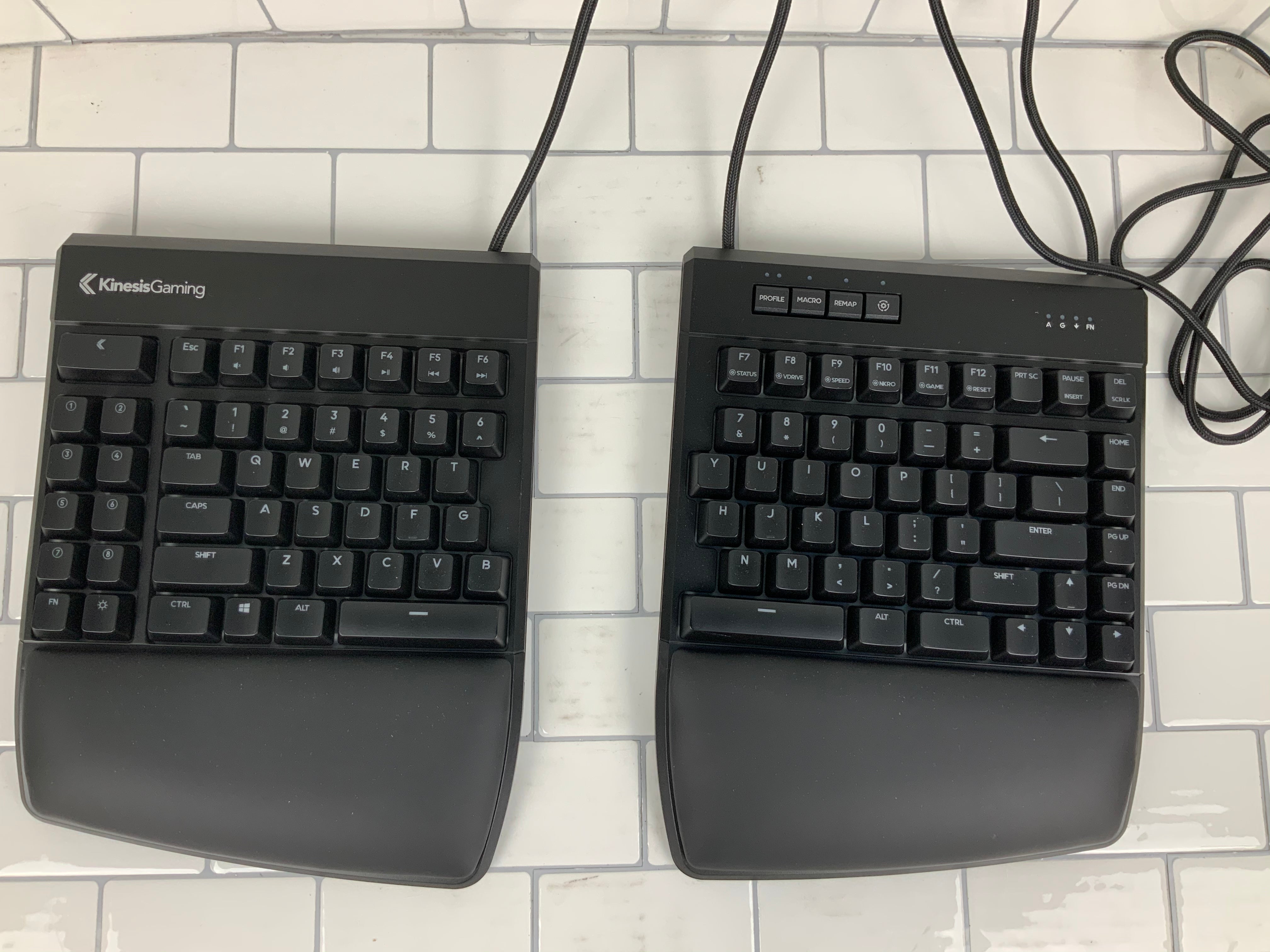 KINESIS GAMING Freestyle Edge RGB Split Mechanical Keyboard (7457297301742)