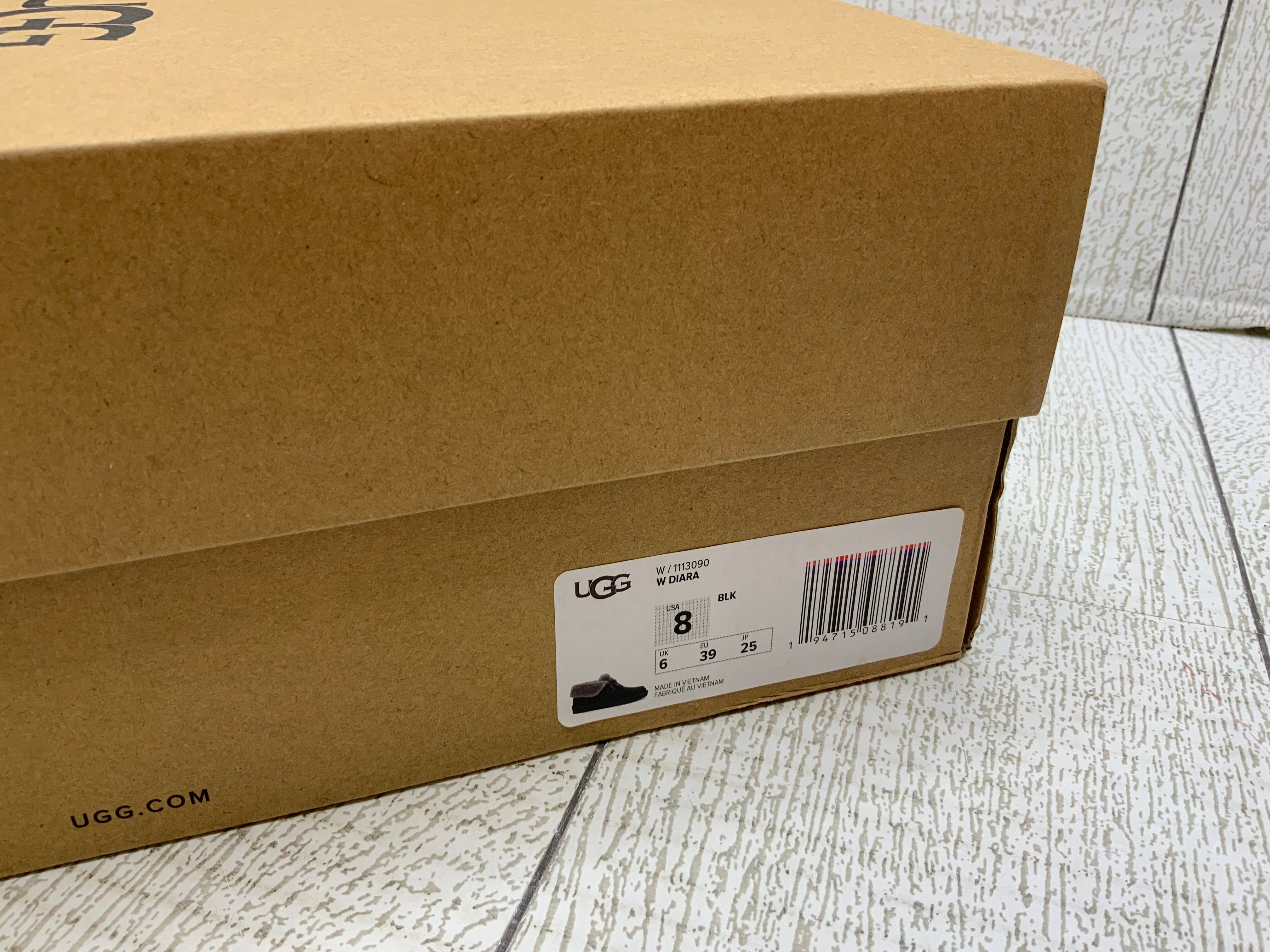 UGG Women's Diara Slipper **Size 8, Black** (8060459352302)