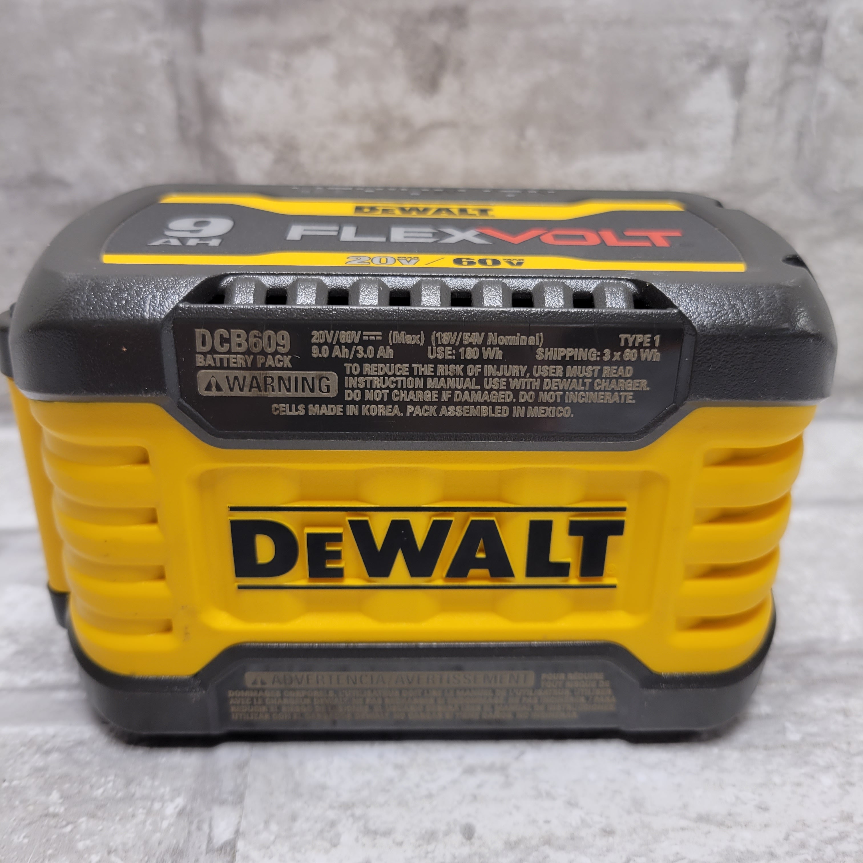 DEWALT FLEXVOLT 20-Volt/60-Volt MAX Lithium-Ion 9.0Ah Battery DCB609 *USED* (7953707303150)