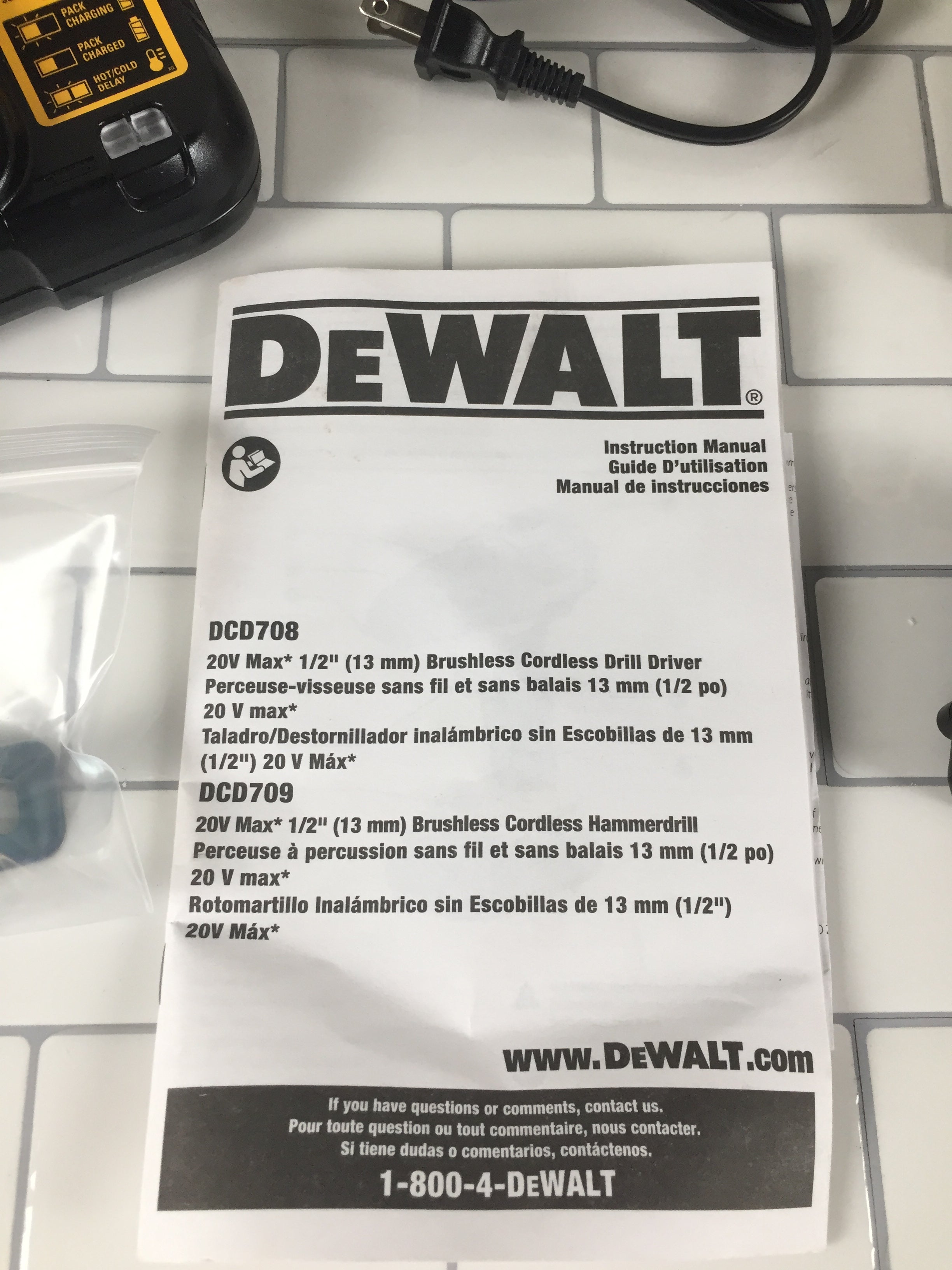 DEWALT 20V MAX Cordless Drill / Driver Kit, Compact, 1/2-Inch (DCD708C2) (6924287508663)