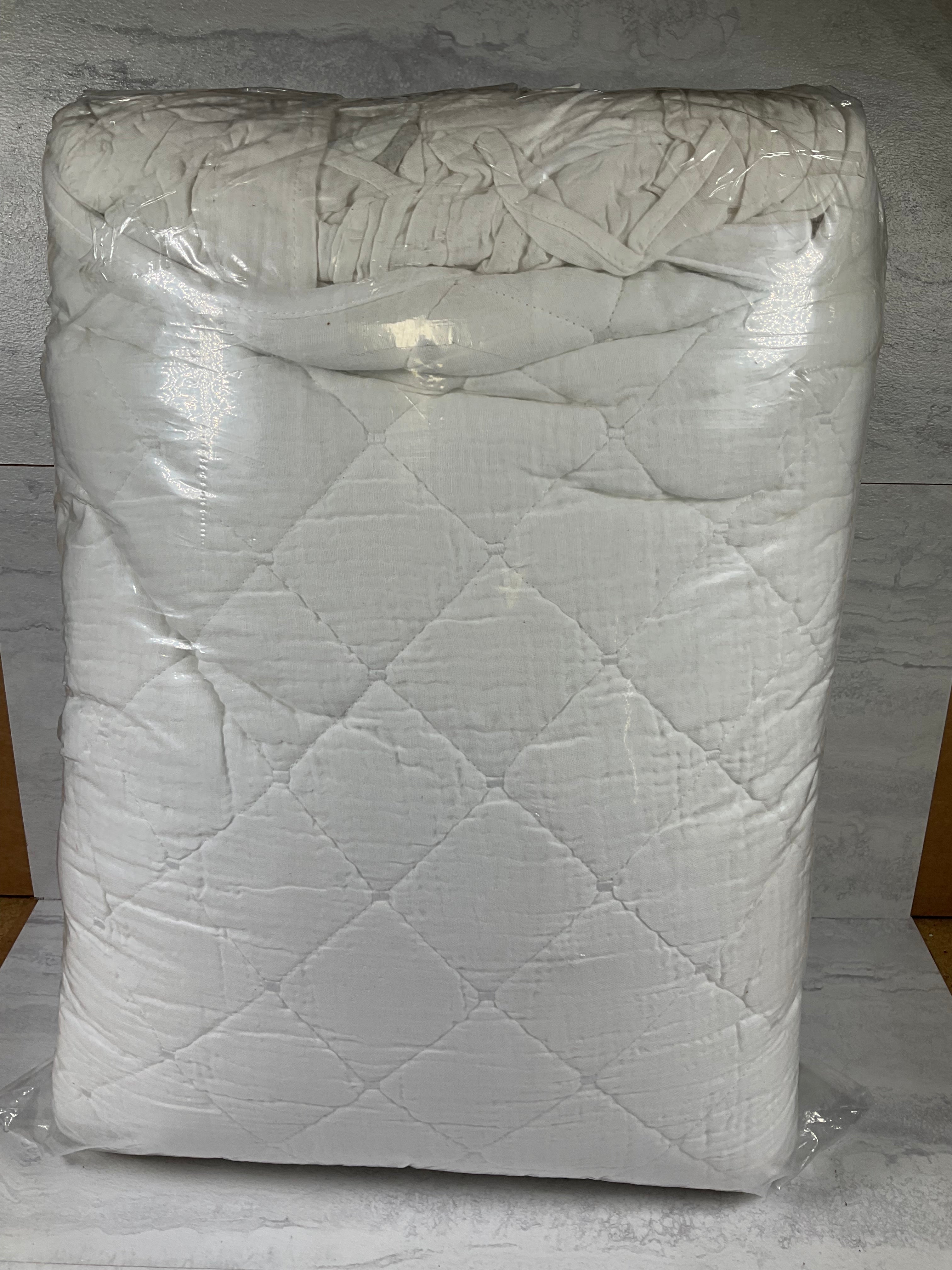 100% Cotton Gauze Quilt Set with Ruffle Trim & 2 Matching Shams, King Size White (6960188686519)