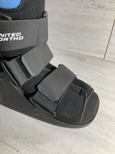 United Ortho USA14117 Short Air Cam Walker Fracture Boot, Large, Black (6922790305975)