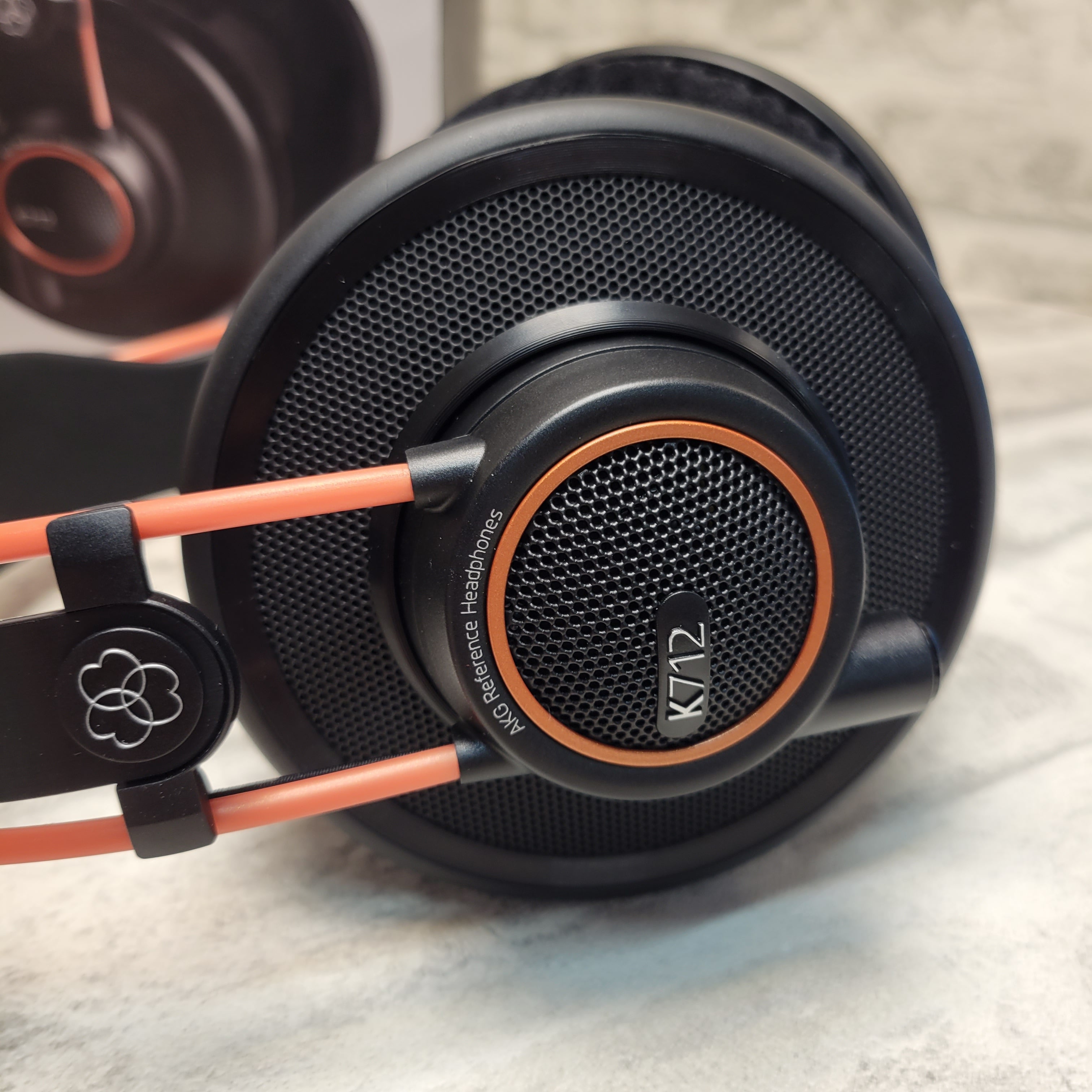 AKG Pro Audio K712 PRO Over-Ear, Reference Studio Headphones (K712 PRO) (7837185114350)