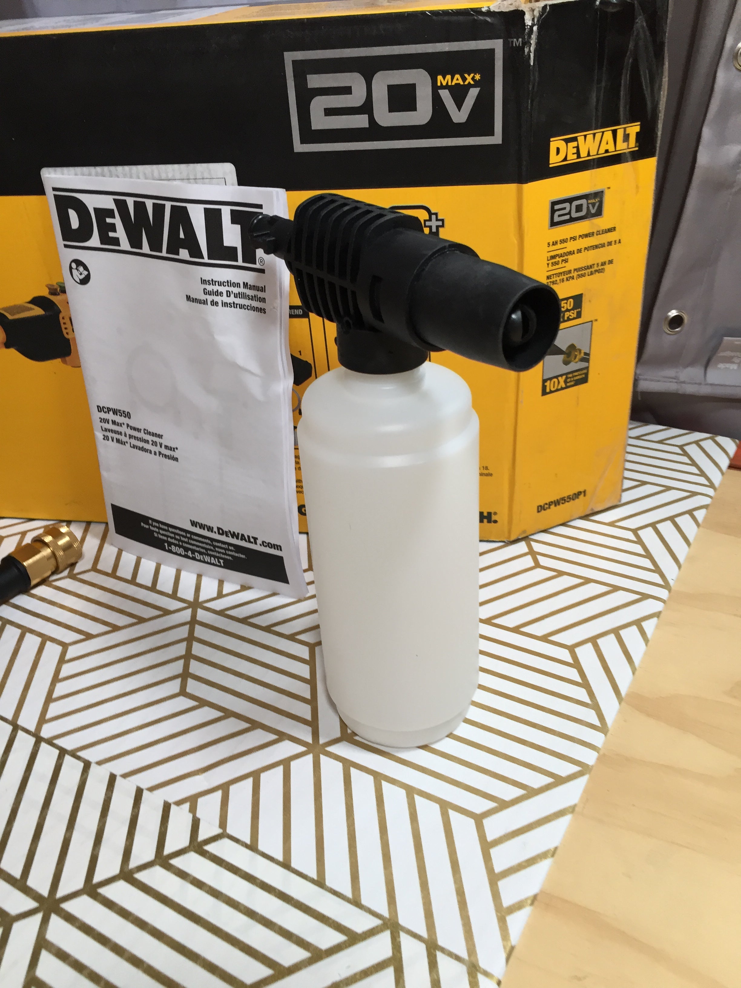 DEWALT Cordless Pressure Washer Power Cleaner 550 PSI DCPW550P1 Dewalt cordless pressure washer power cleaner 550 psi dcpw550p1