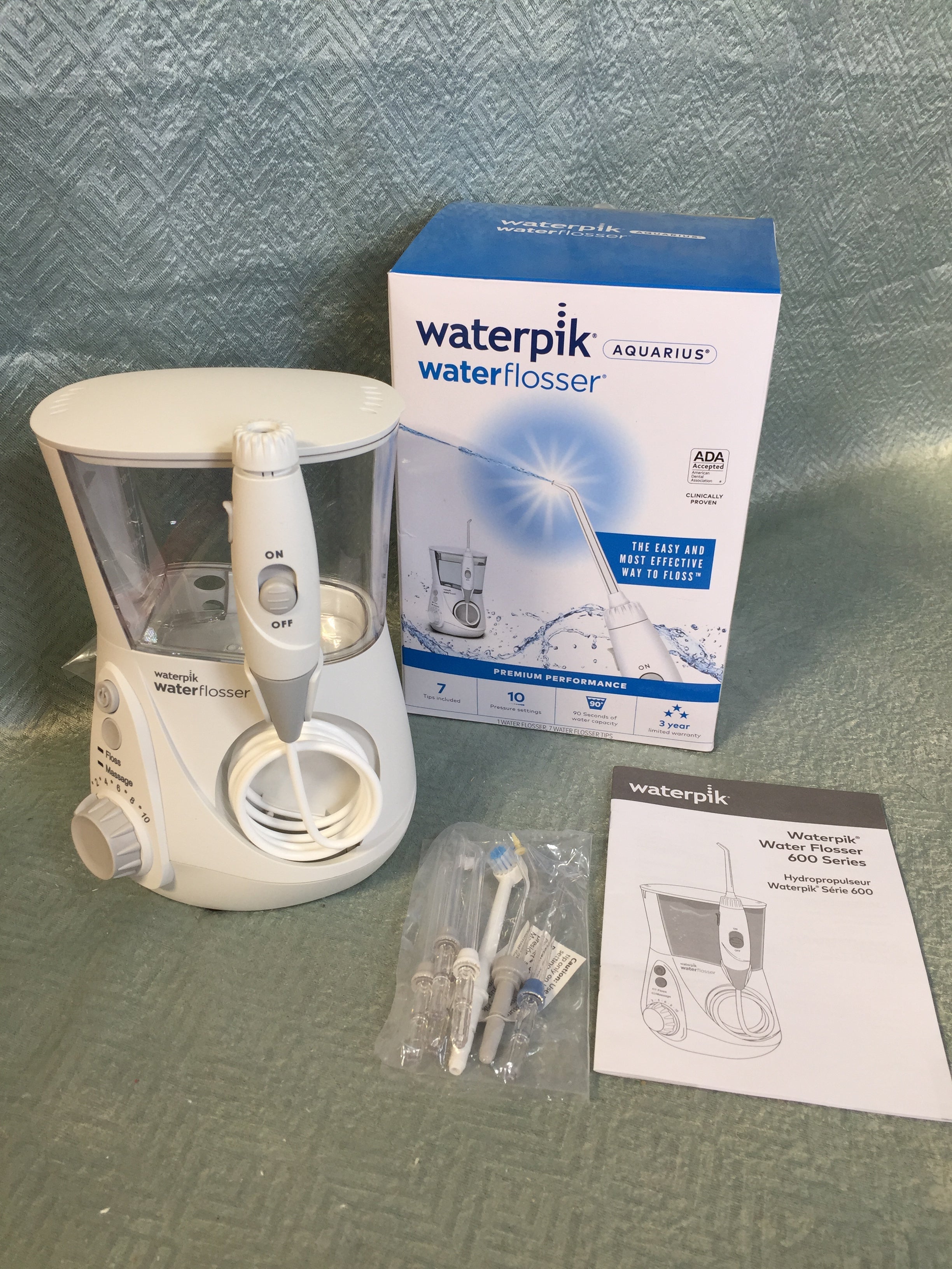 Waterpik Aquarius Water Flosser Professional - 7 Tips - White WP-660 - OPEN BOX (7601164681454)