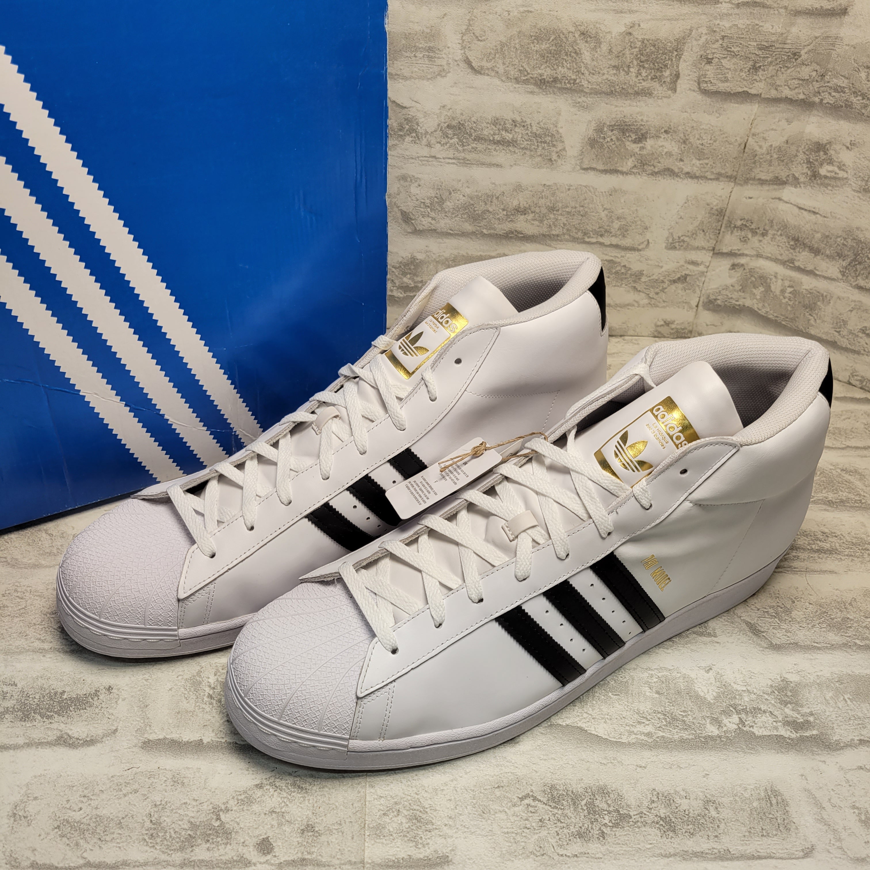 adidas Originals Men's Pro Model Sneaker (21, White/Black/Gold Foil) (7872381649134)